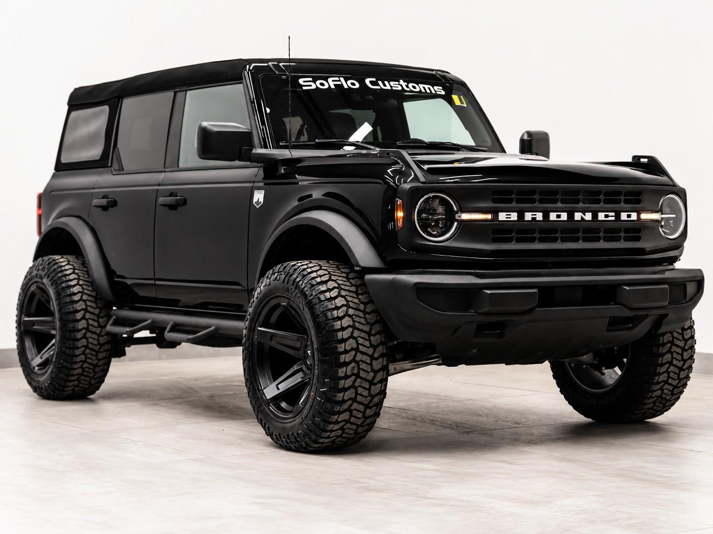 2025 FORD BRONCO 4X4 in Shadow Black, photo 2 of 28