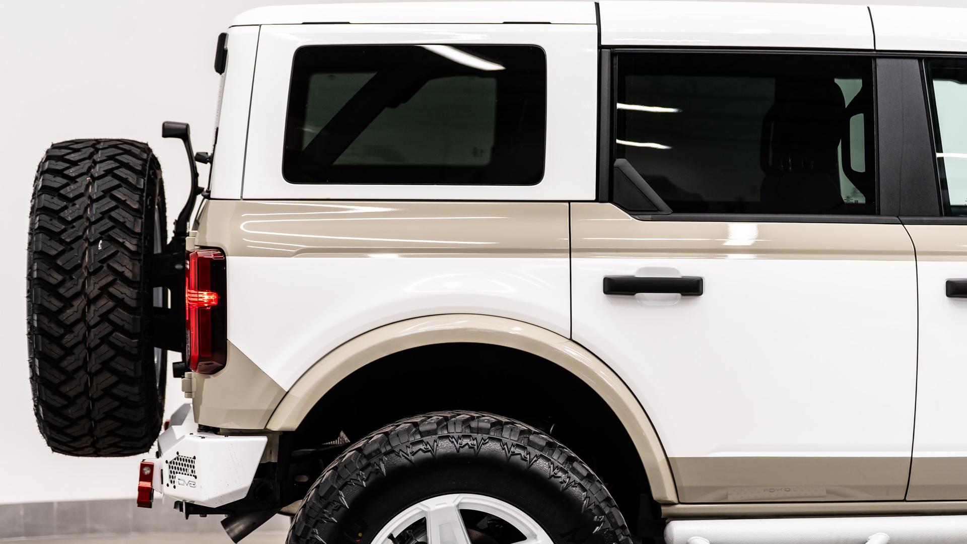 2026 FORD BRONCO 4X4 in Tan, photo 13 of 60