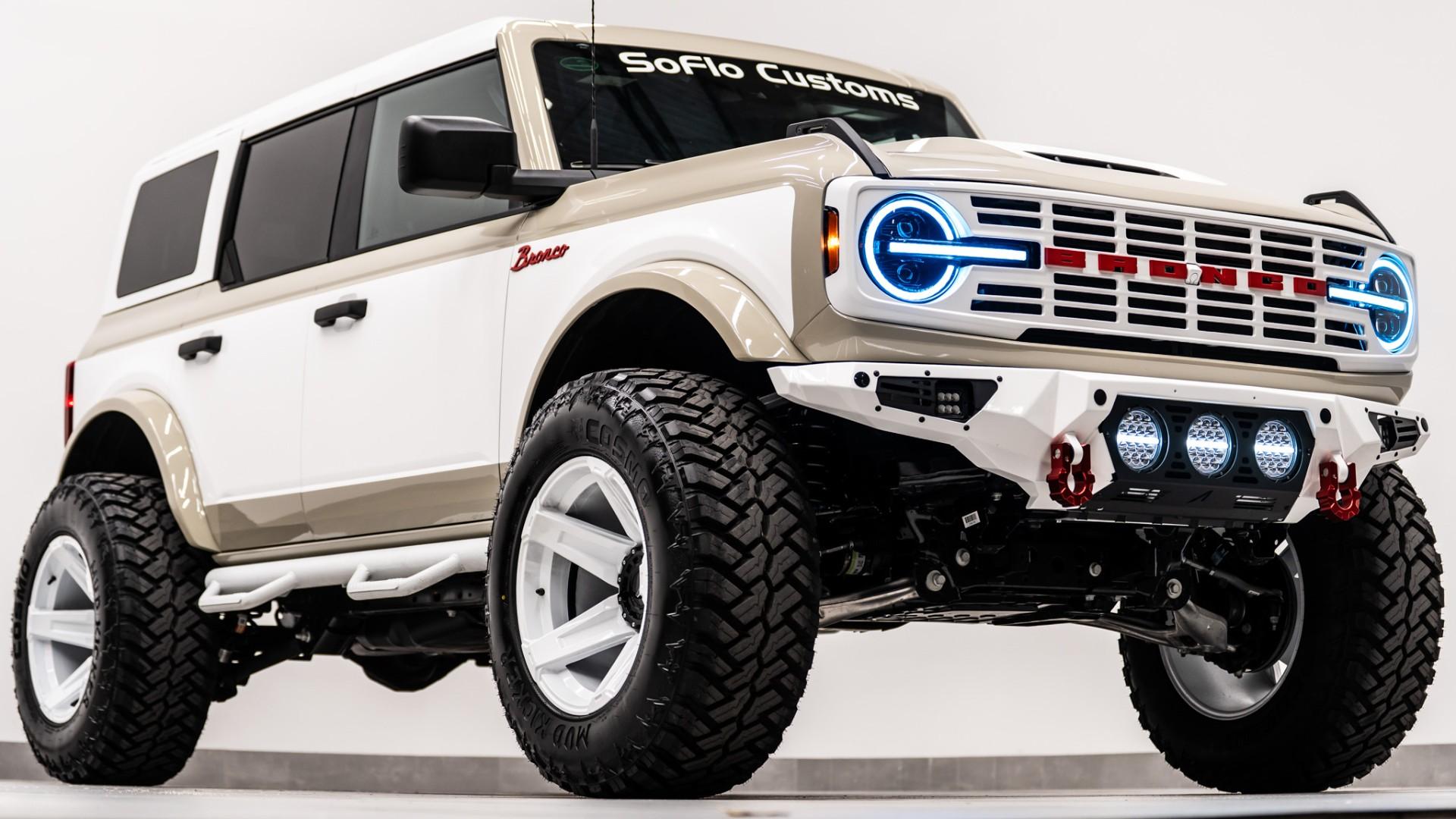 2026 FORD BRONCO 4X4 in Tan, photo 11 of 60