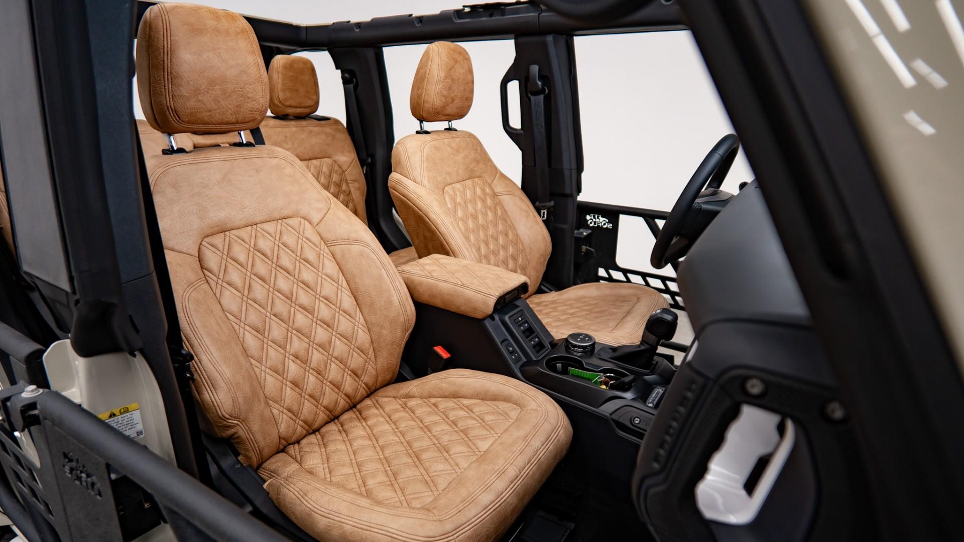 2026 FORD BRONCO 4X4 in Tan, photo 30 of 60