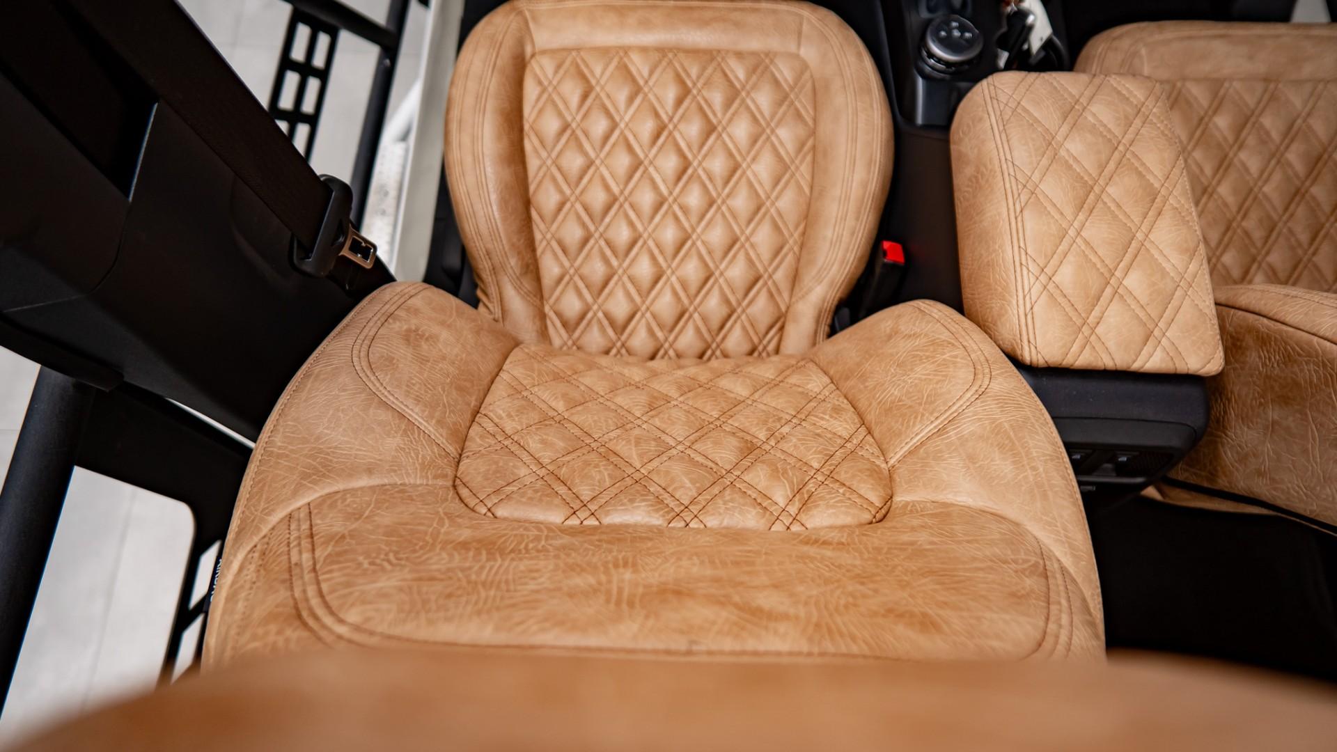 2026 FORD BRONCO 4X4 in Tan, photo 35 of 60