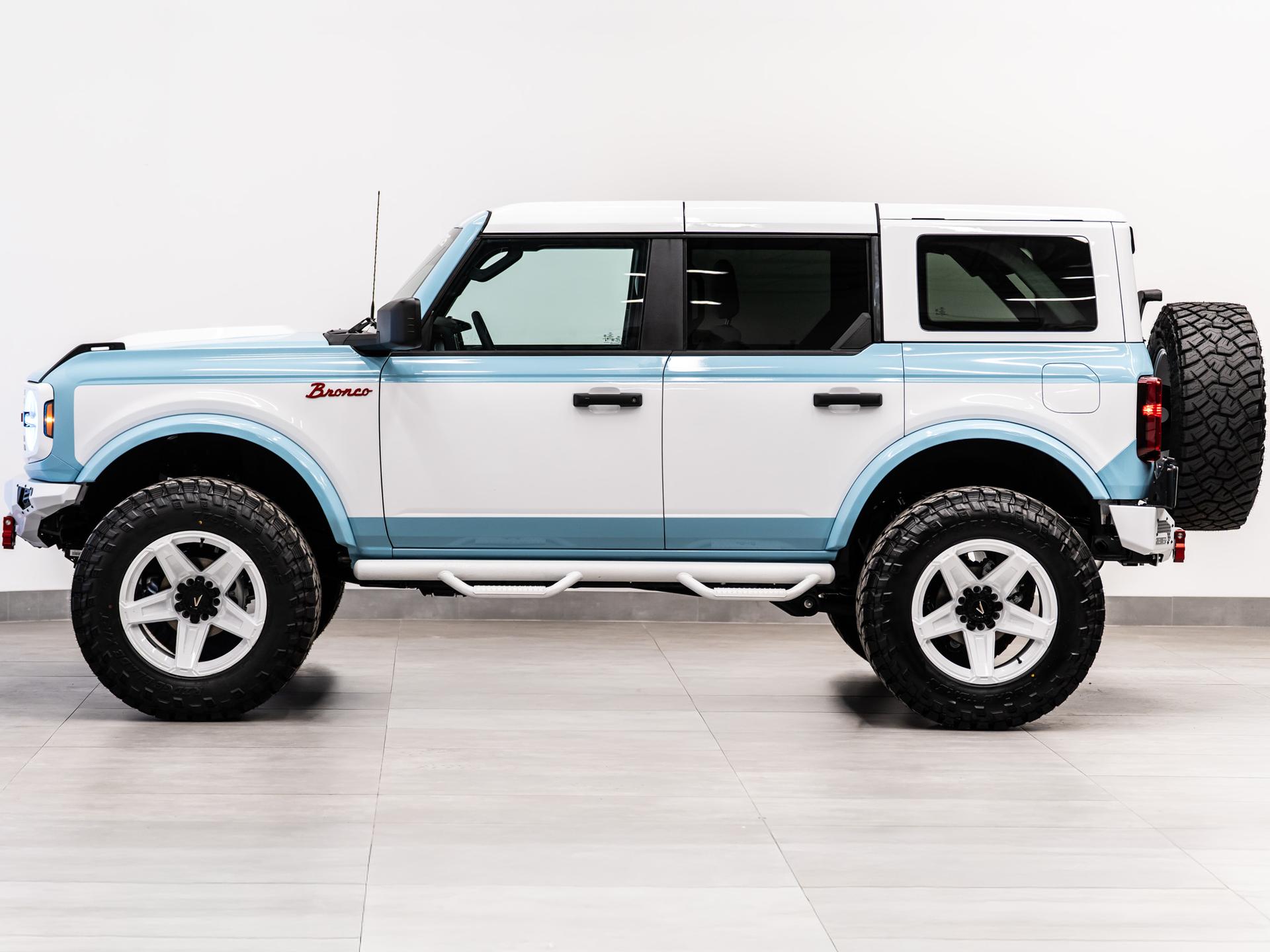 2026 FORD BRONCO 4X4 in Blue, photo 16 of 57