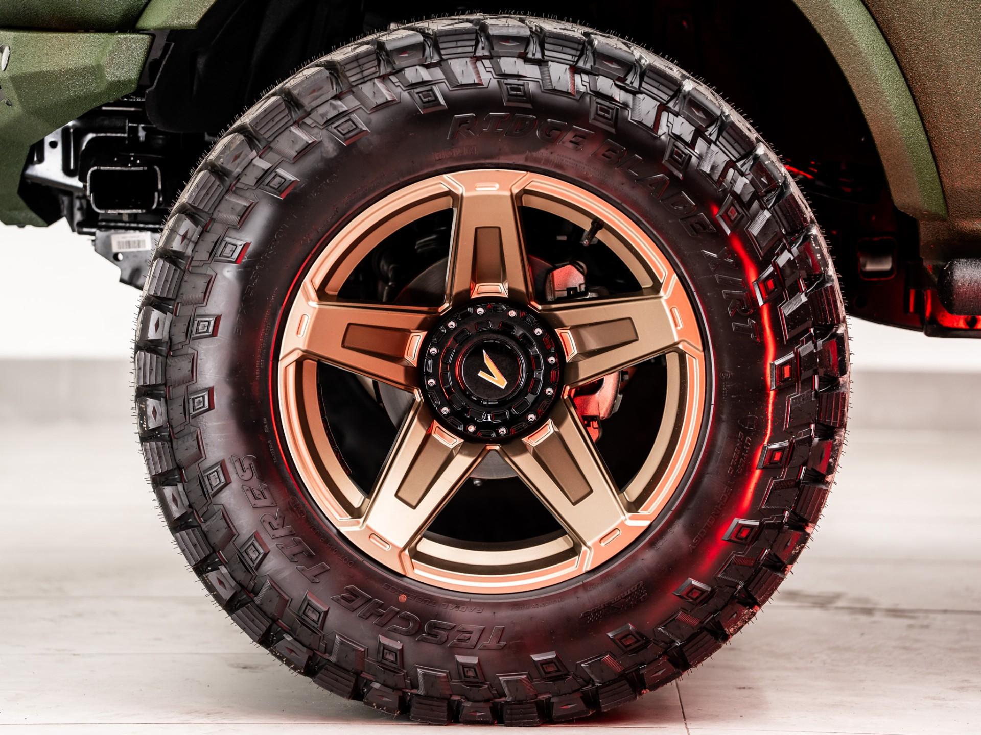 2026 FORD BRONCO 4X4 in Green, photo 19 of 52