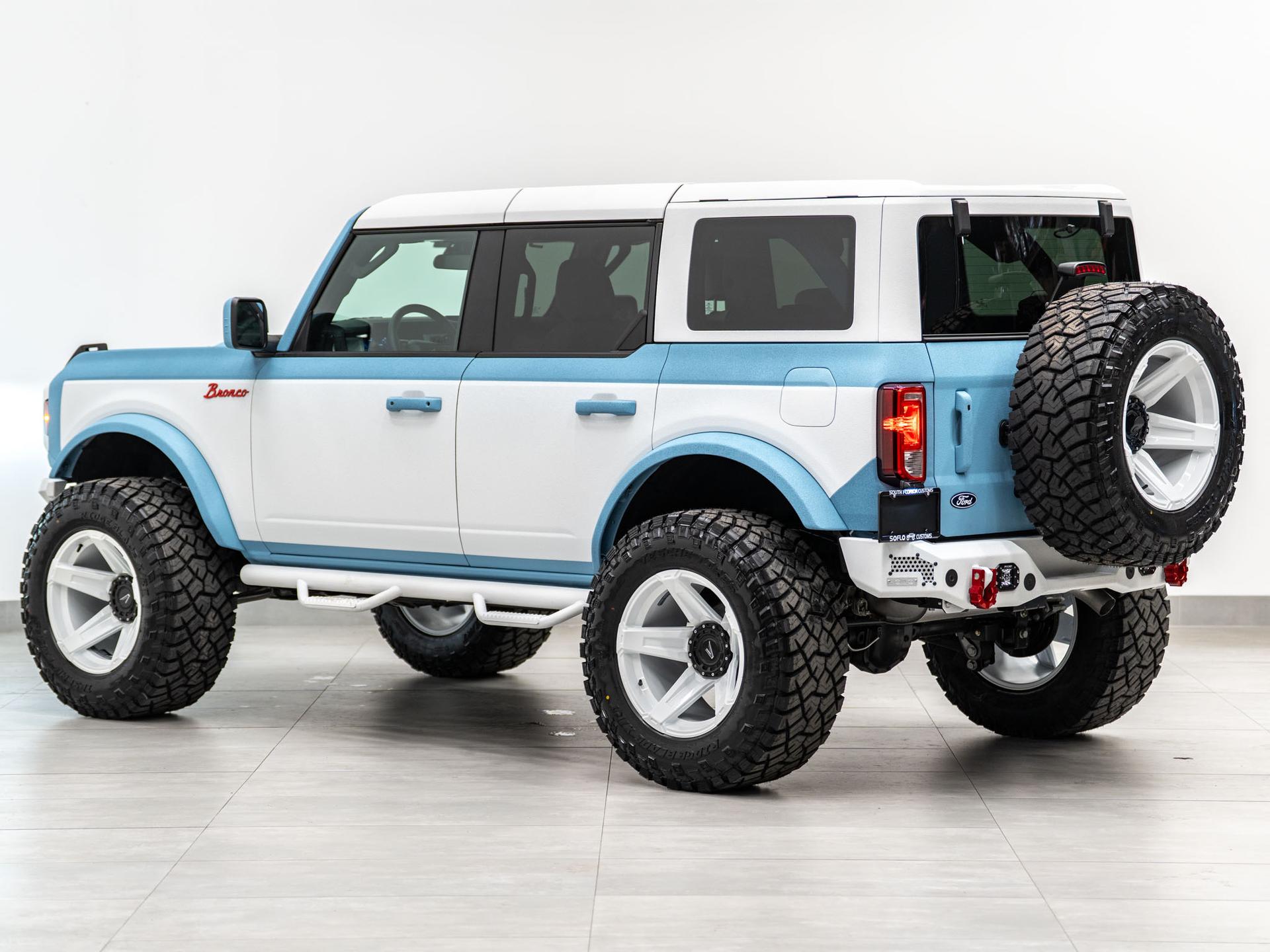 2026 FORD BRONCO 4X4 in Blue, photo 13 of 60