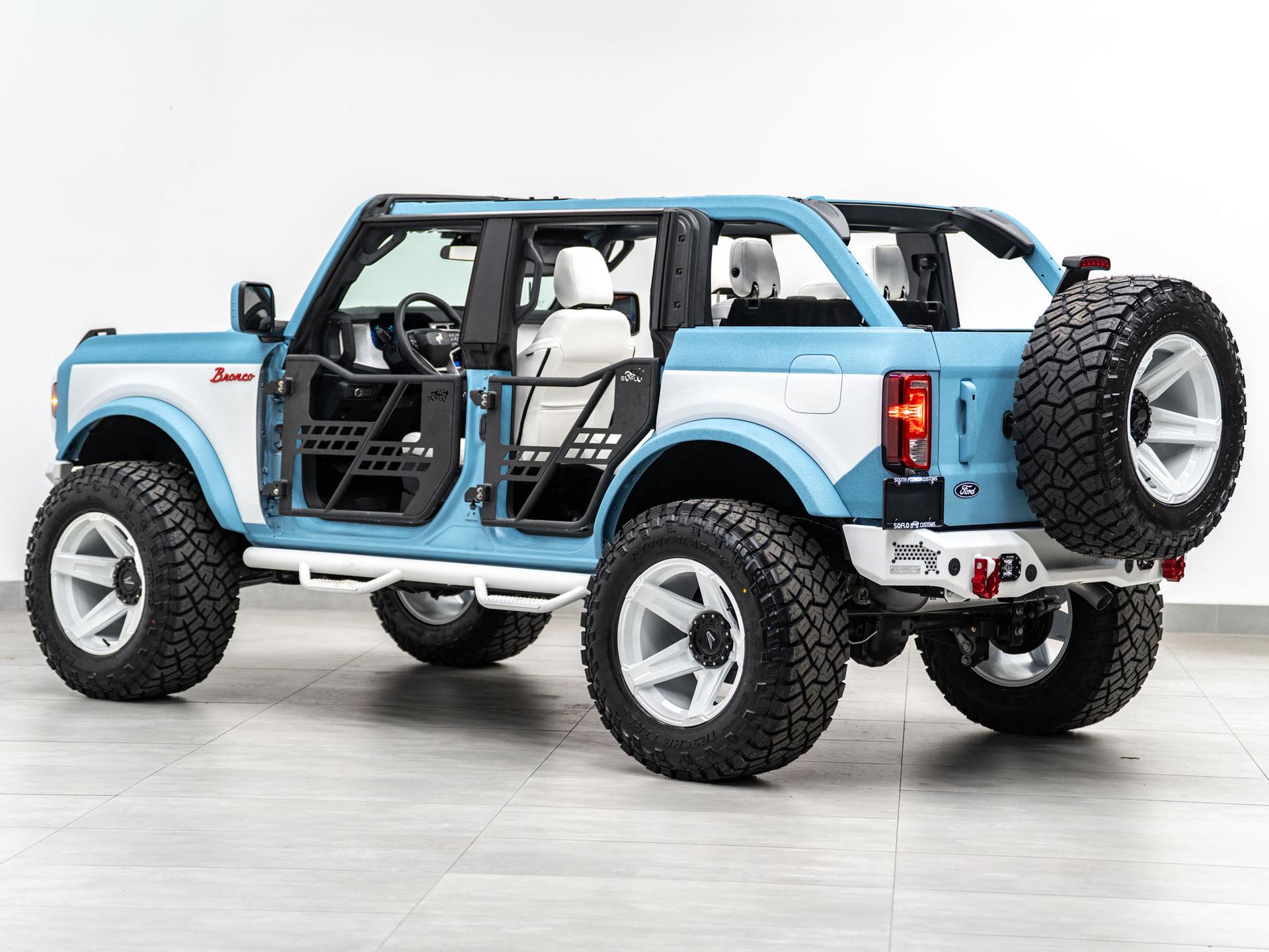 2026 FORD BRONCO 4X4 in Blue, photo 27 of 60