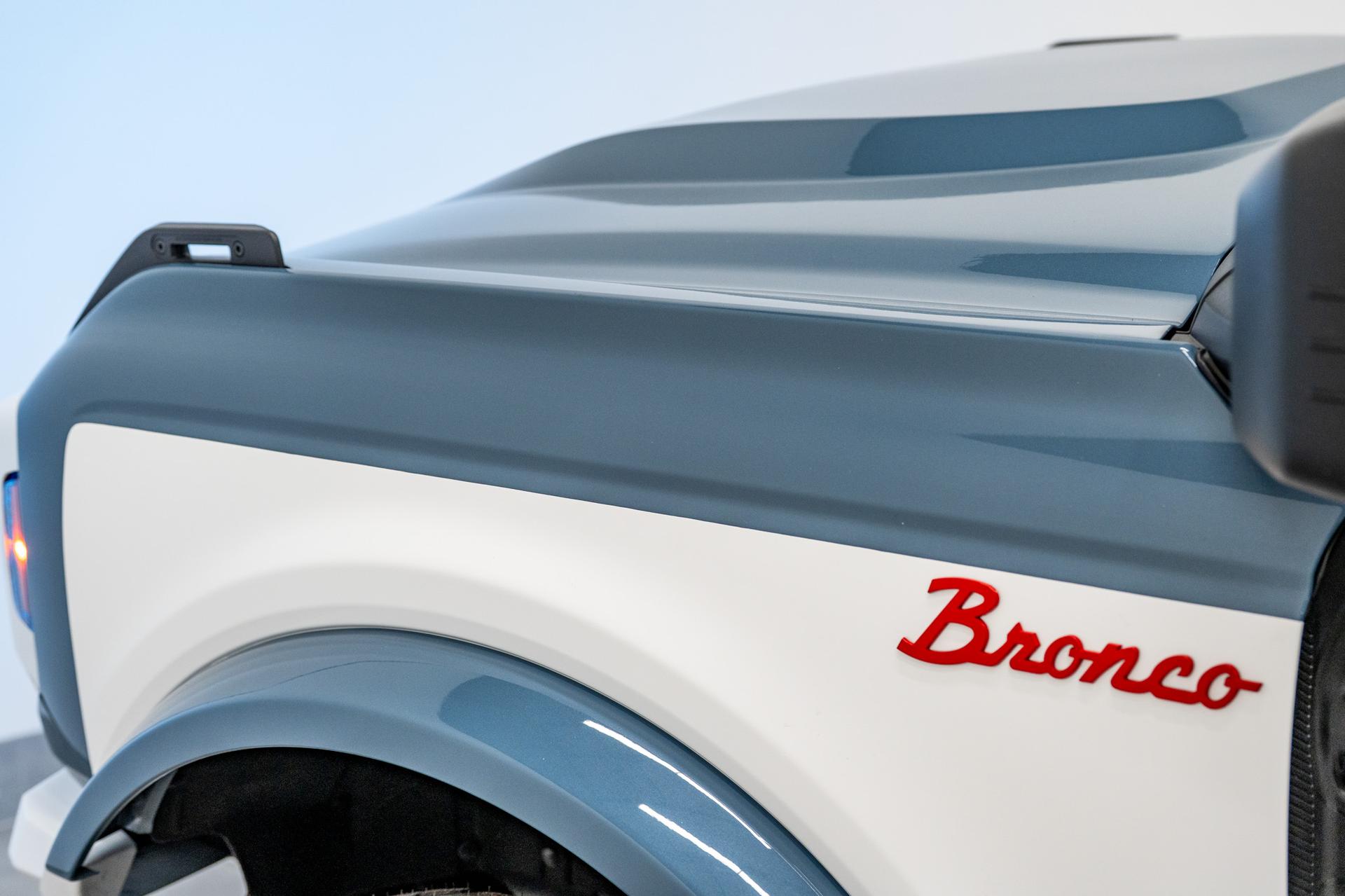 2025 FORD BRONCO 4X4 in Gray, photo 43 of 46