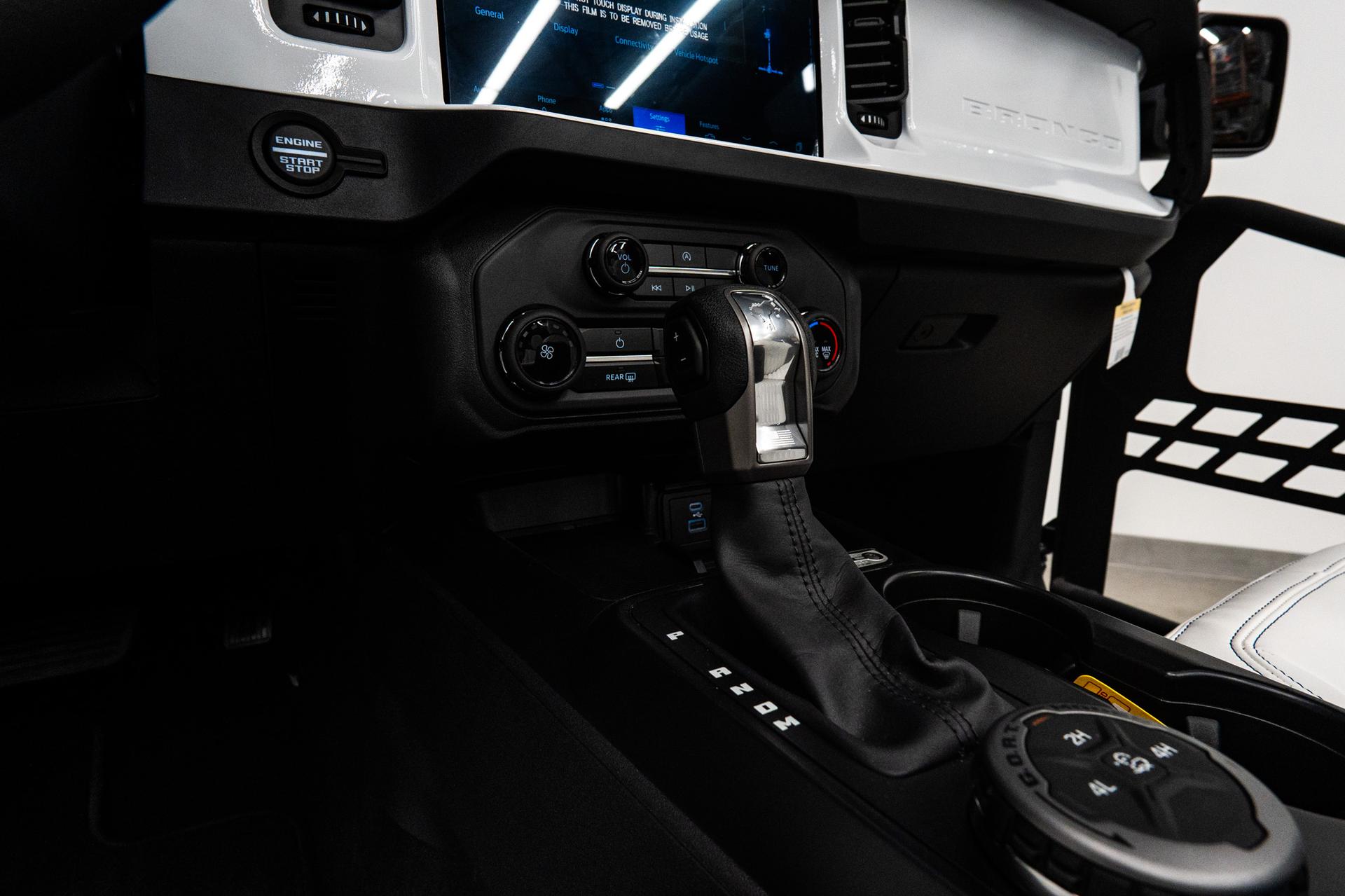 2025 FORD BRONCO 4X4 in Gray, photo 27 of 46