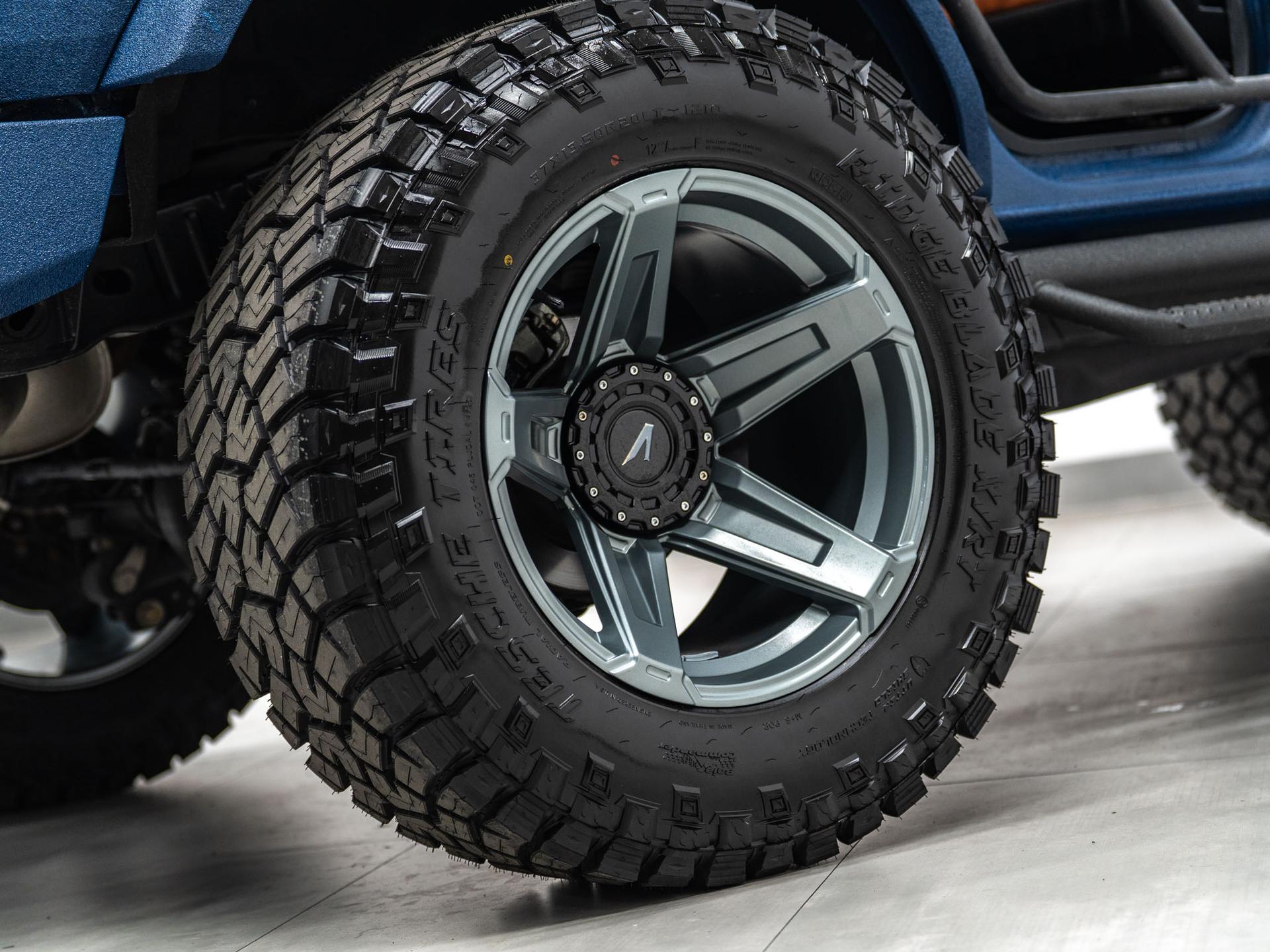 2026 FORD BRONCO 4X4 in Blue, photo 14 of 59