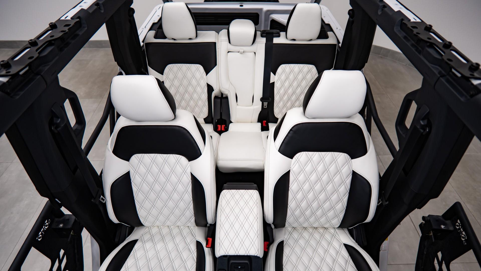 2026 FORD BRONCO 4X4 in Oxford White, photo 5 of 22