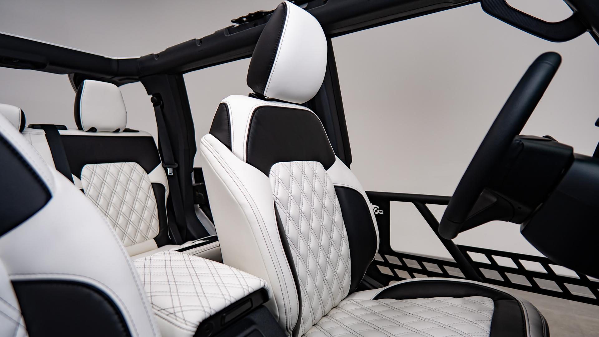 2026 FORD BRONCO 4X4 in Oxford White, photo 19 of 22