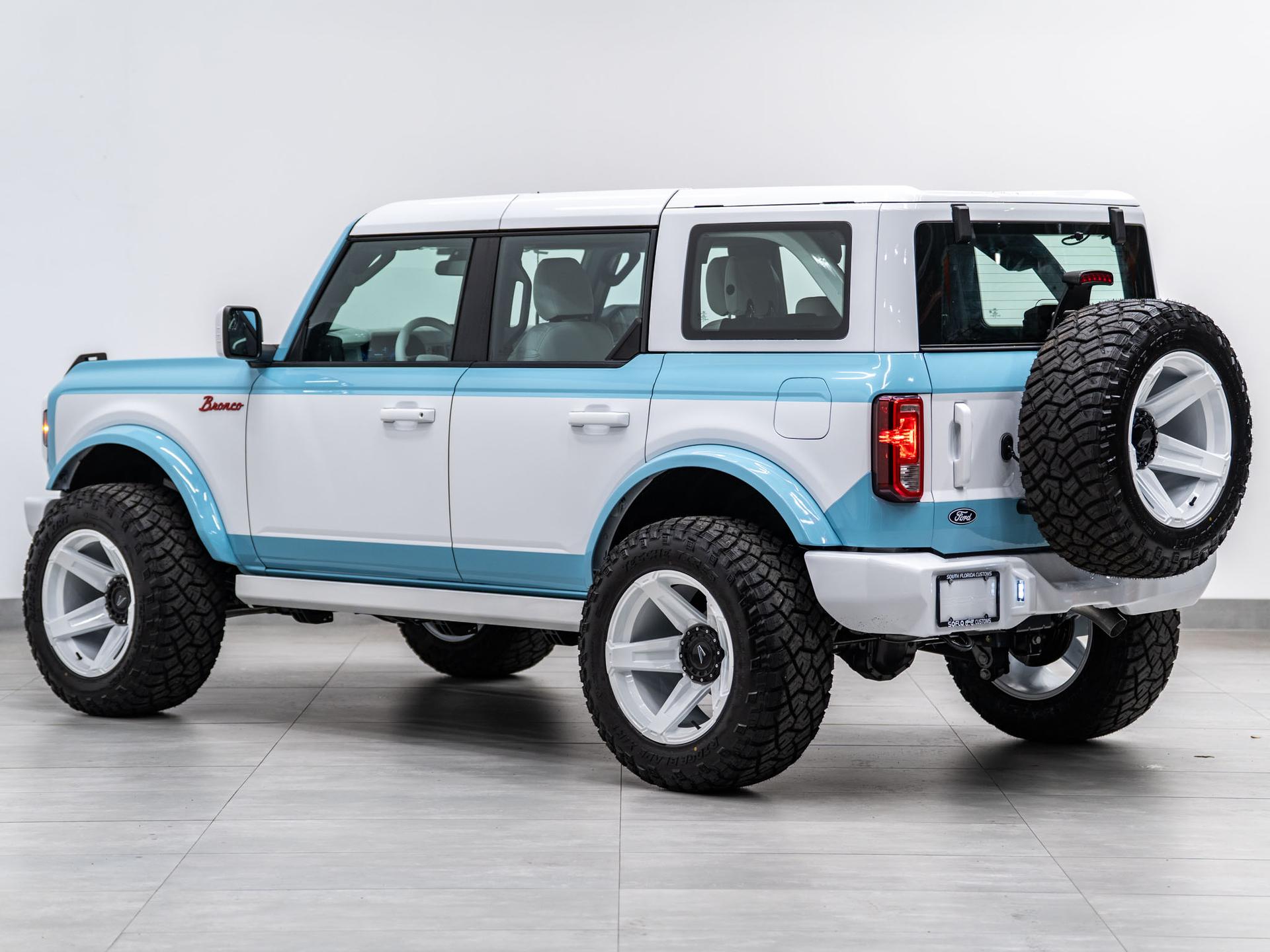2026 FORD BRONCO 4X4 in Blue, photo 14 of 60