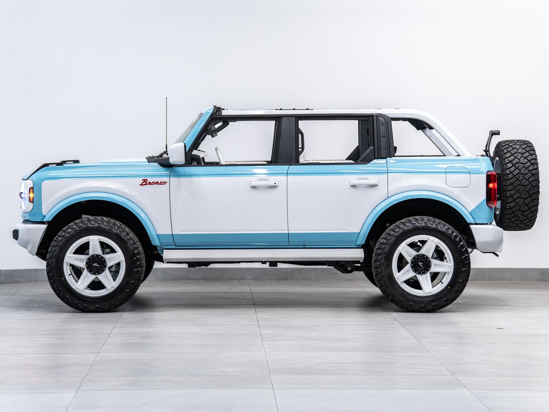 2026 FORD BRONCO 4X4 in Blue, photo 20 of 60