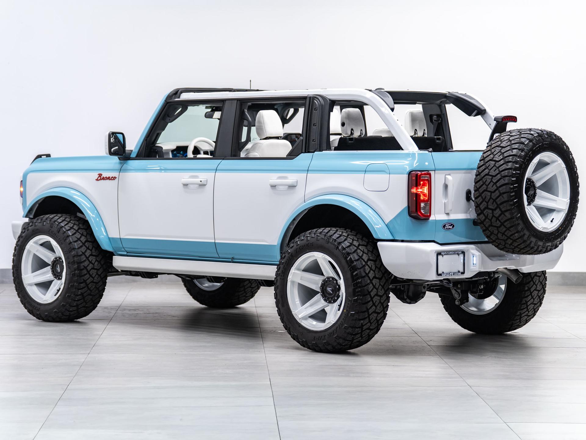 2026 FORD BRONCO 4X4 in Blue, photo 21 of 60