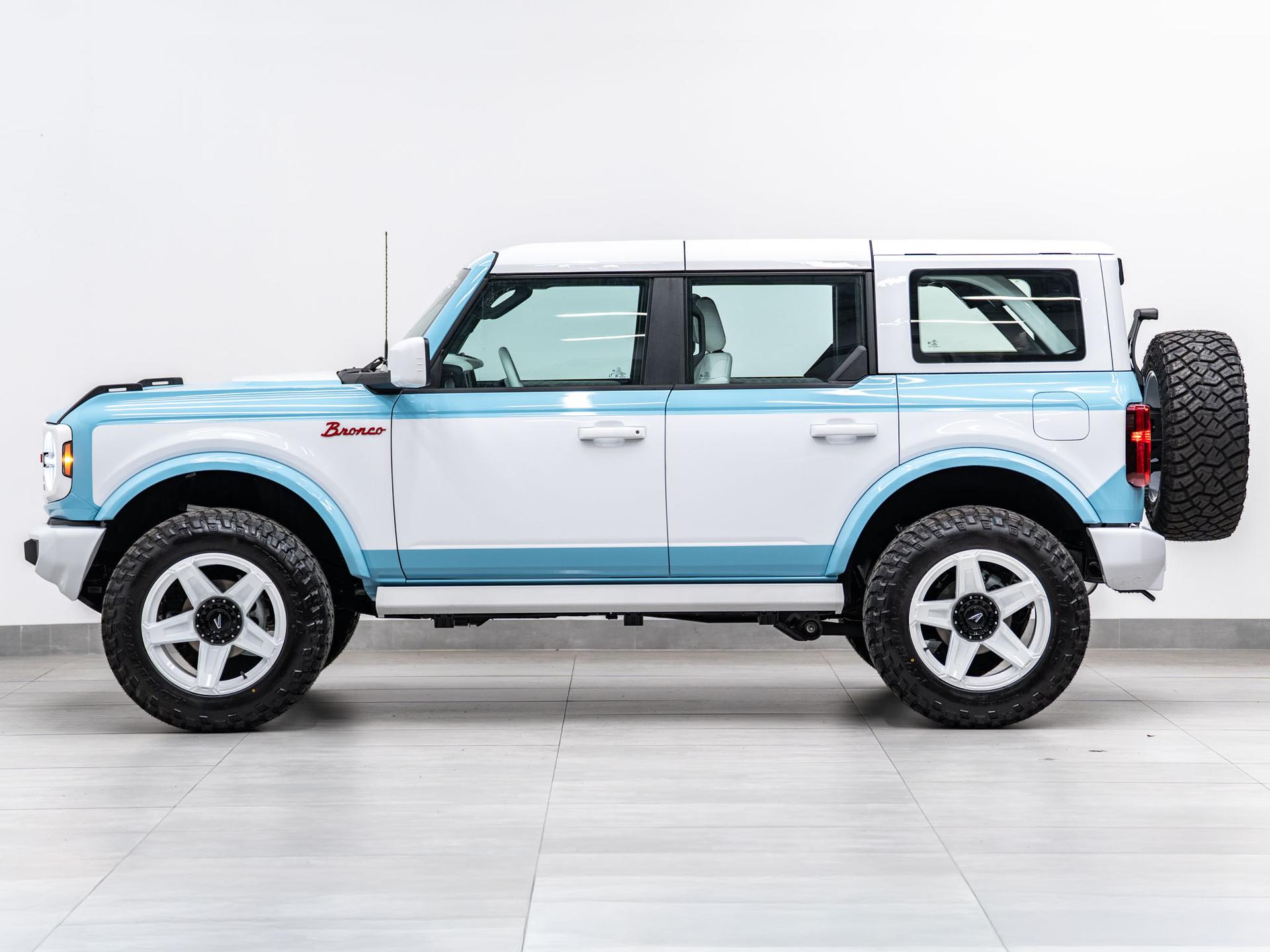 2026 FORD BRONCO 4X4 in Blue, photo 15 of 60