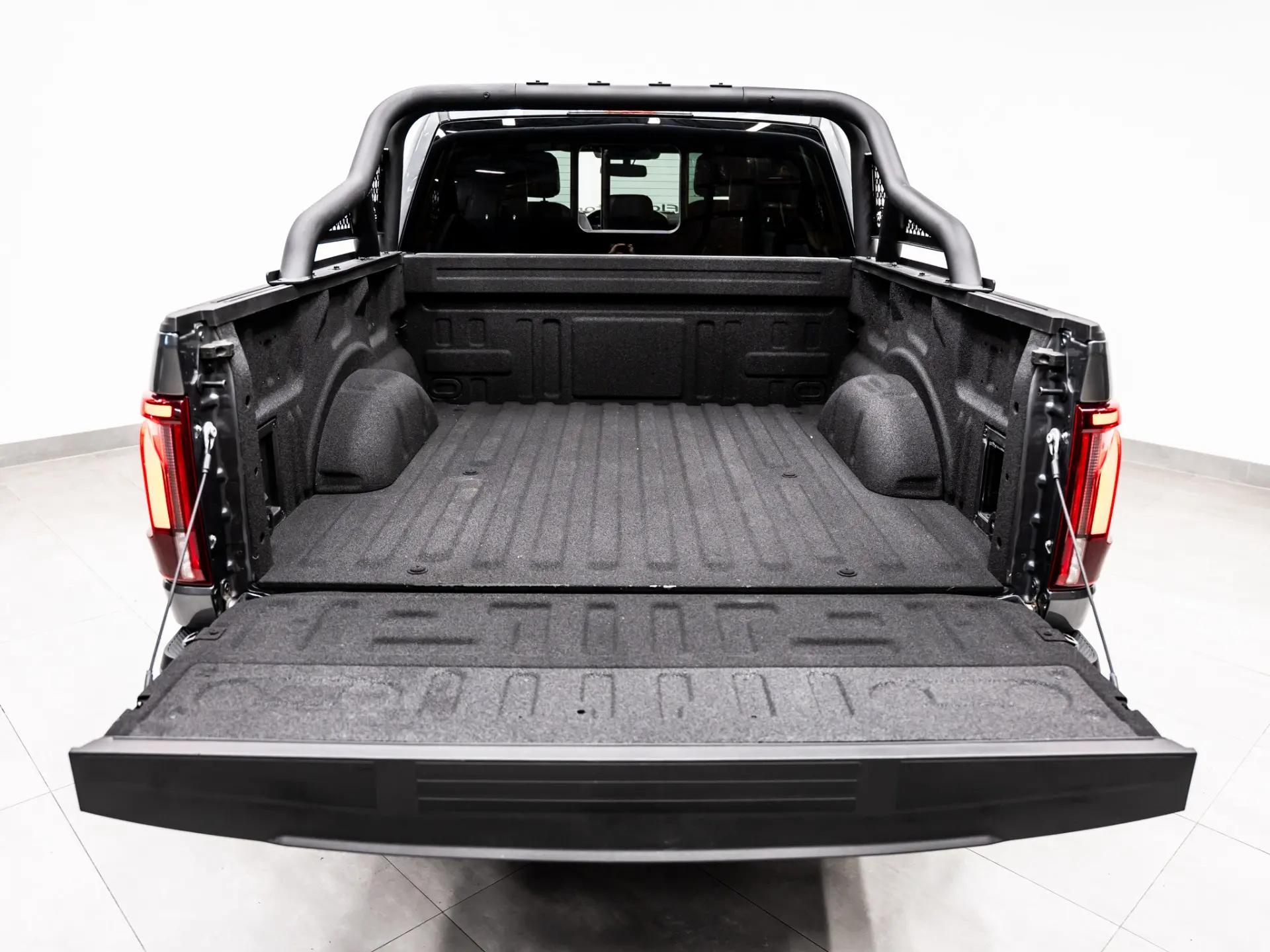 2026 FORD F-150 4X4 LARIAT in Carbonized Gray Metallic, photo 9 of 21