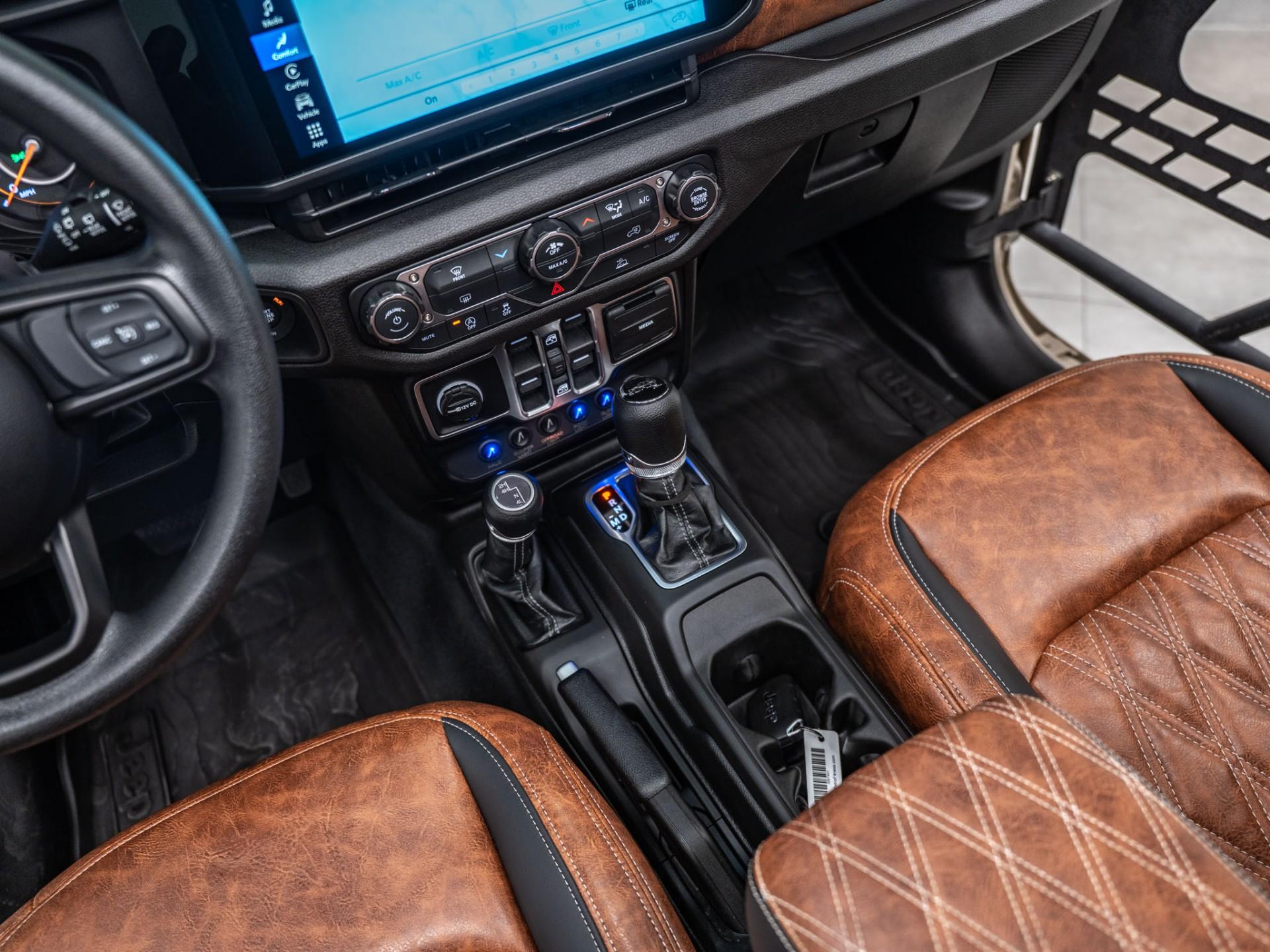 2026 JEEP WRANGLER 4X4 in Tan, photo 41 of 54