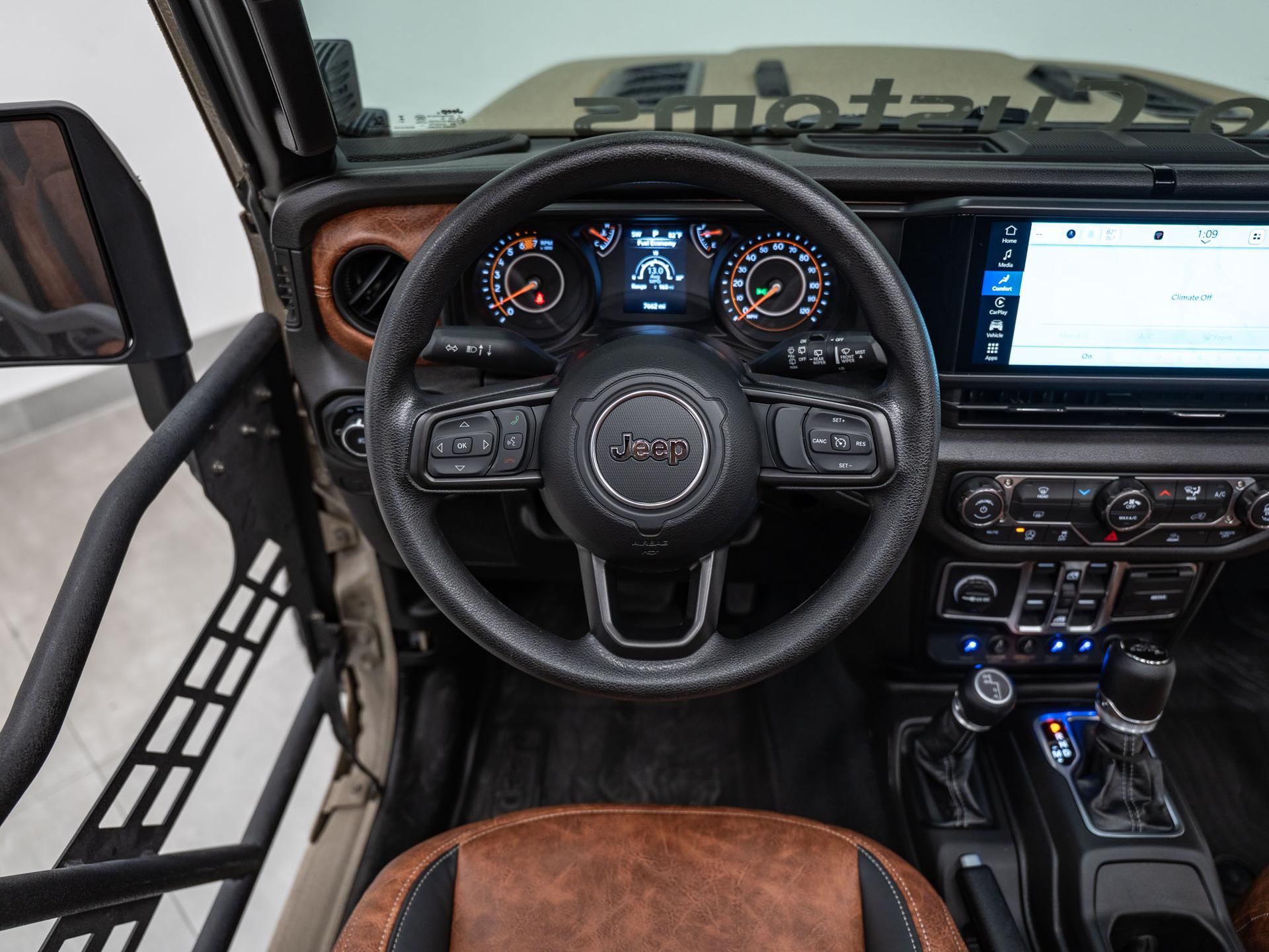 2026 JEEP WRANGLER 4X4 in Tan, photo 28 of 54