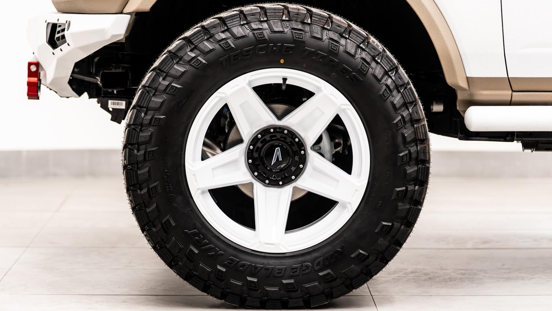 2026 FORD BRONCO 4X4 in Tan, photo 19 of 58