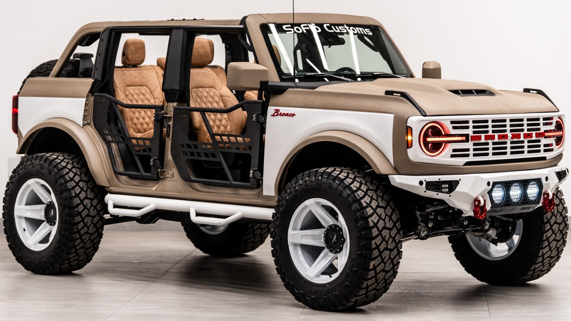 2026 FORD BRONCO 4X4 in Tan, photo 23 of 58