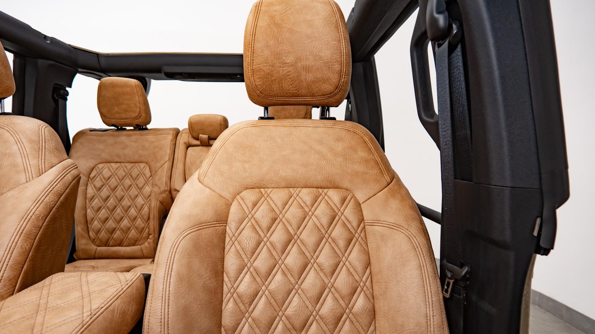 2026 FORD BRONCO 4X4 in Tan, photo 32 of 58