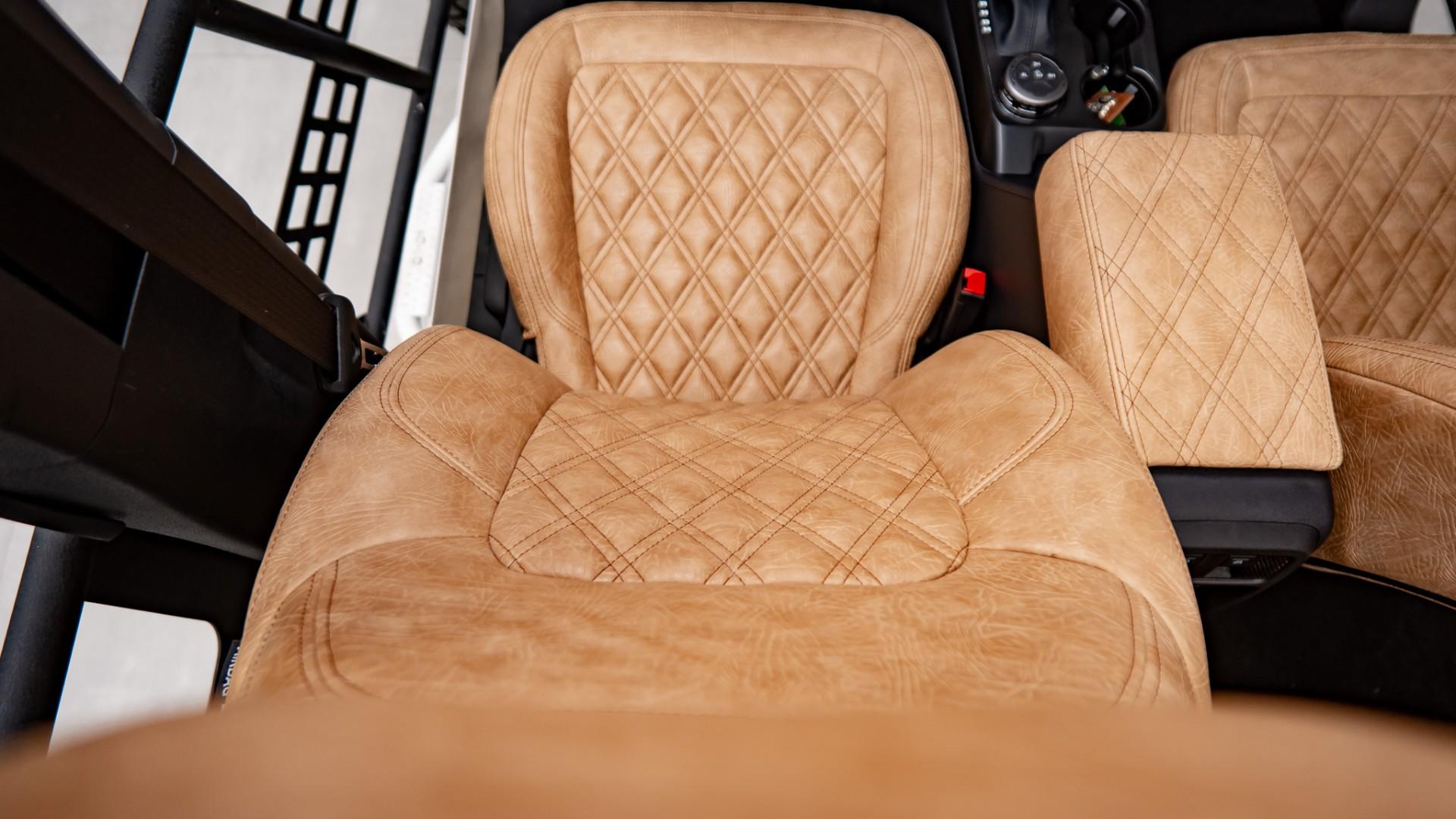 2026 FORD BRONCO 4X4 in Tan, photo 33 of 58
