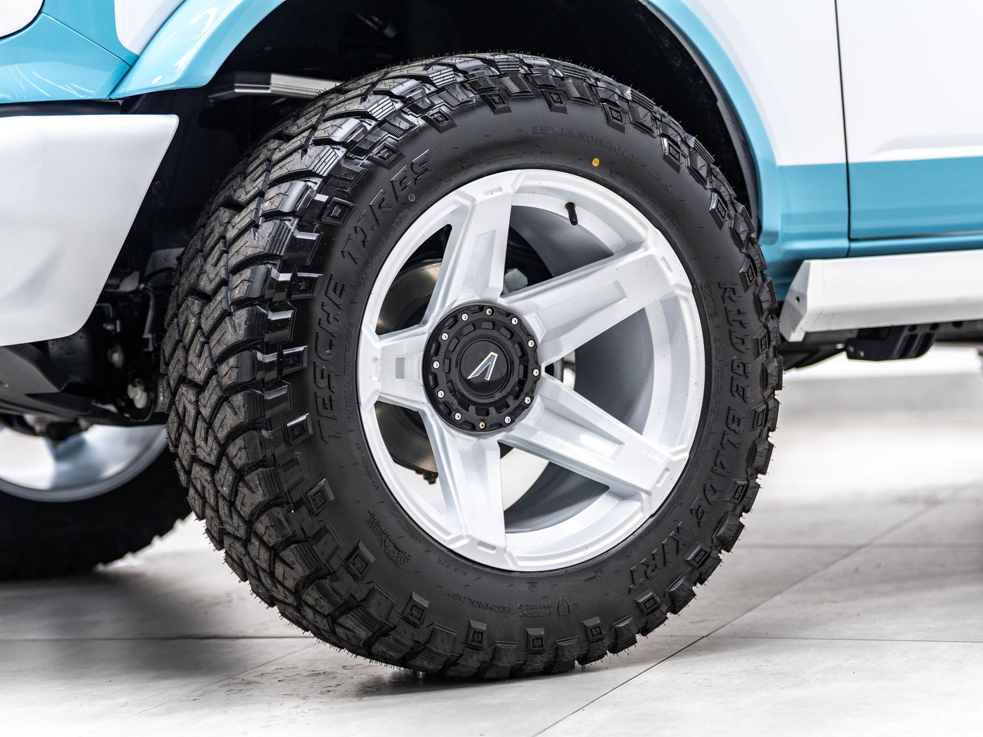 2026 FORD BRONCO 4X4 in Blue, photo 17 of 51