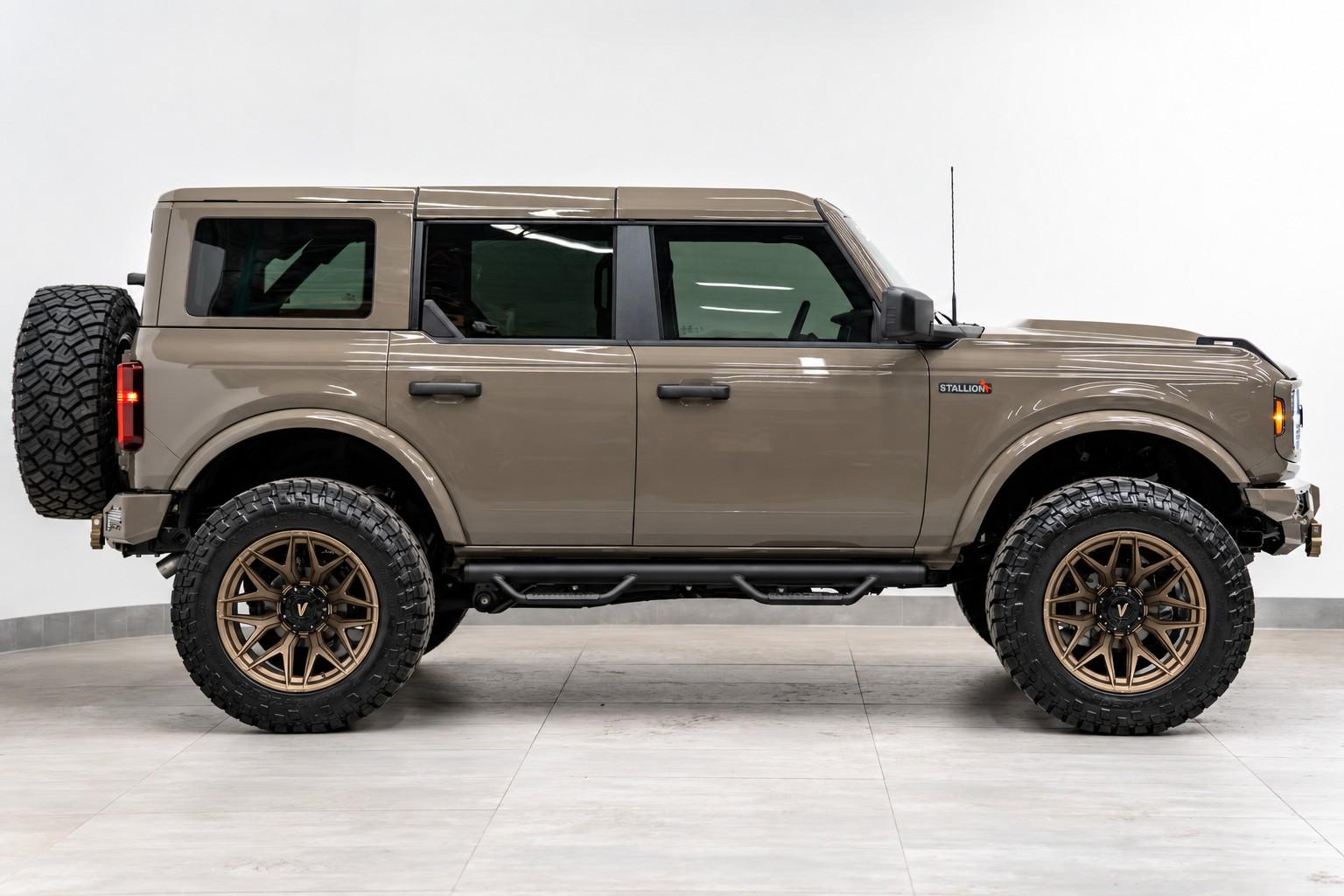 2026 FORD BRONCO 4X4 in Marsh Gray, photo 8 of 18