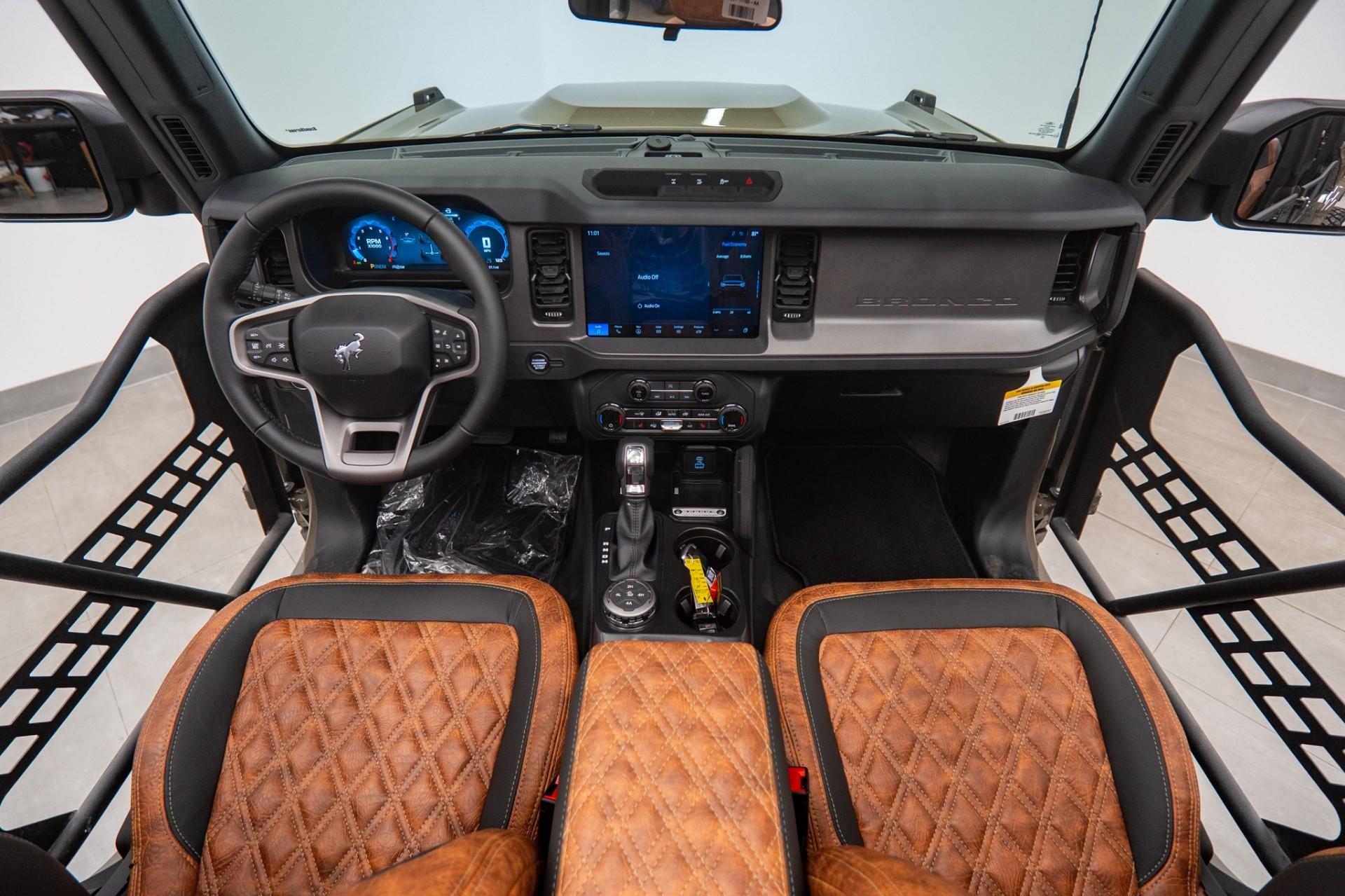 2026 FORD BRONCO 4X4 in Marsh Gray, photo 4 of 18