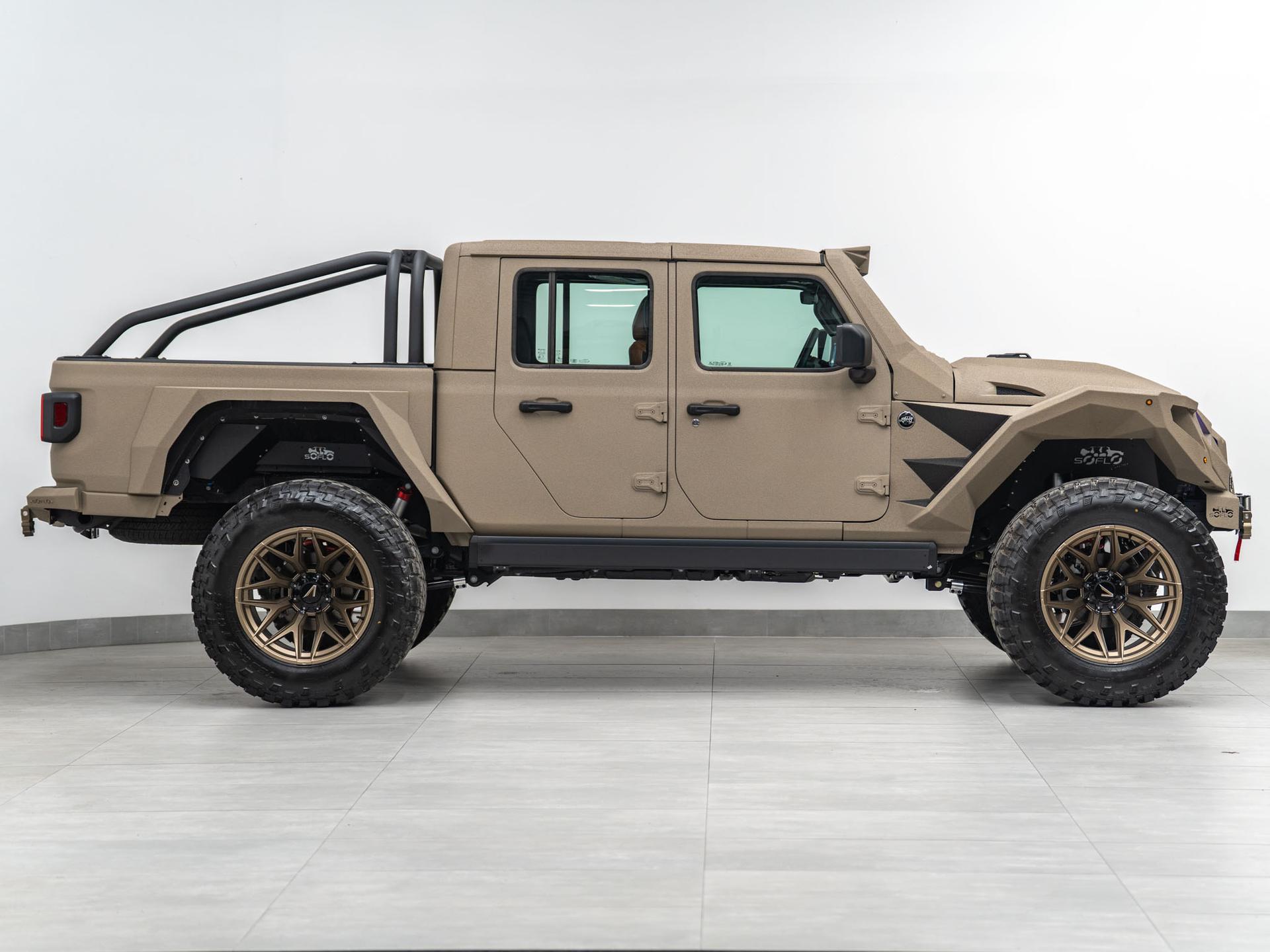 2026 JEEP GLADIATOR in BRIGHT WHITE CLEARCOAT, photo 16 of 59