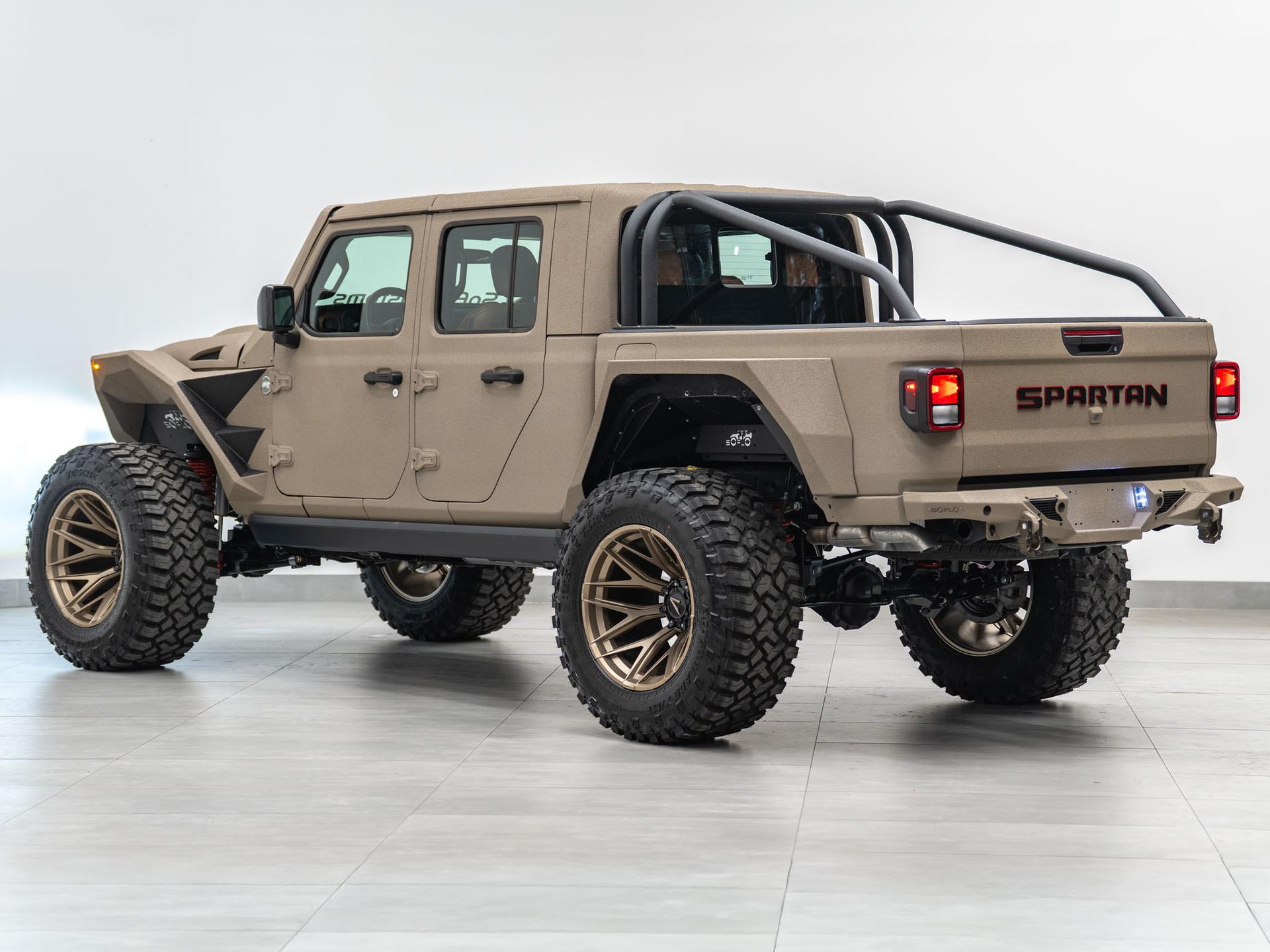 2026 JEEP GLADIATOR in BRIGHT WHITE CLEARCOAT, photo 12 of 59