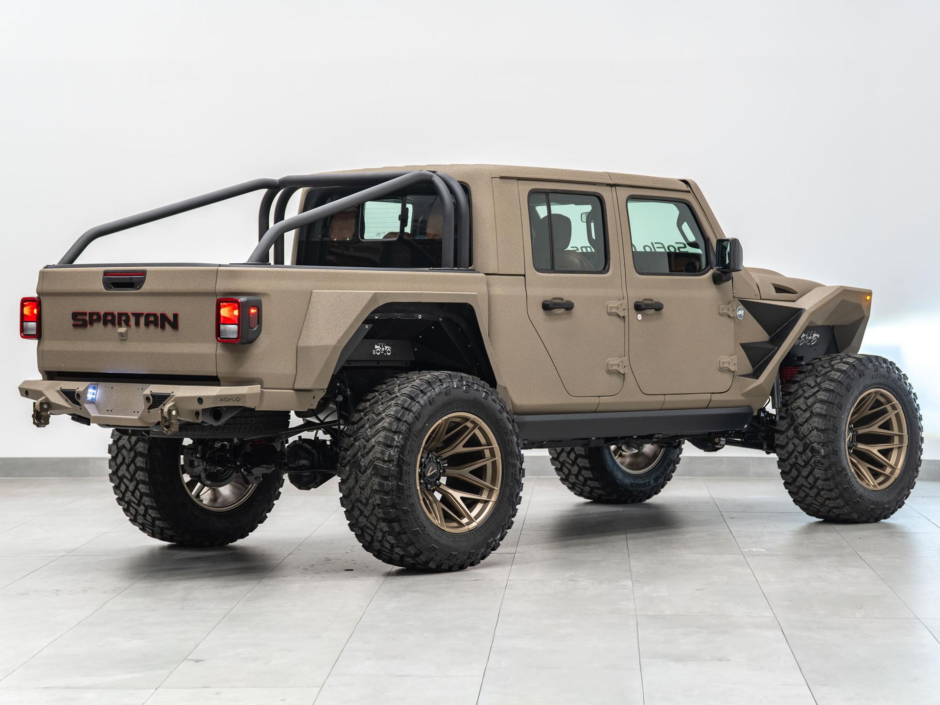 2026 JEEP GLADIATOR in BRIGHT WHITE CLEARCOAT, photo 14 of 59
