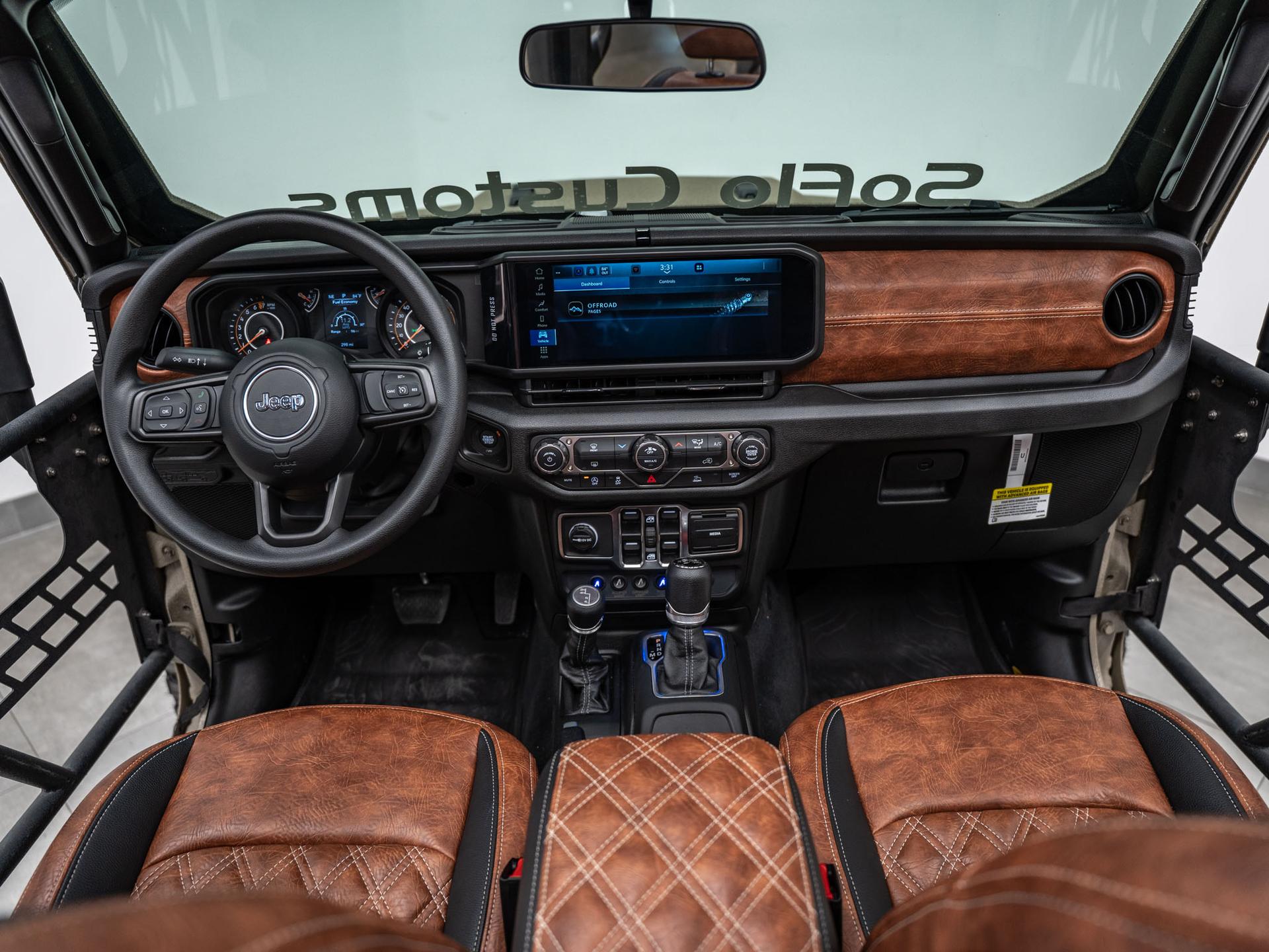 2026 JEEP GLADIATOR in BRIGHT WHITE CLEARCOAT, photo 4 of 59
