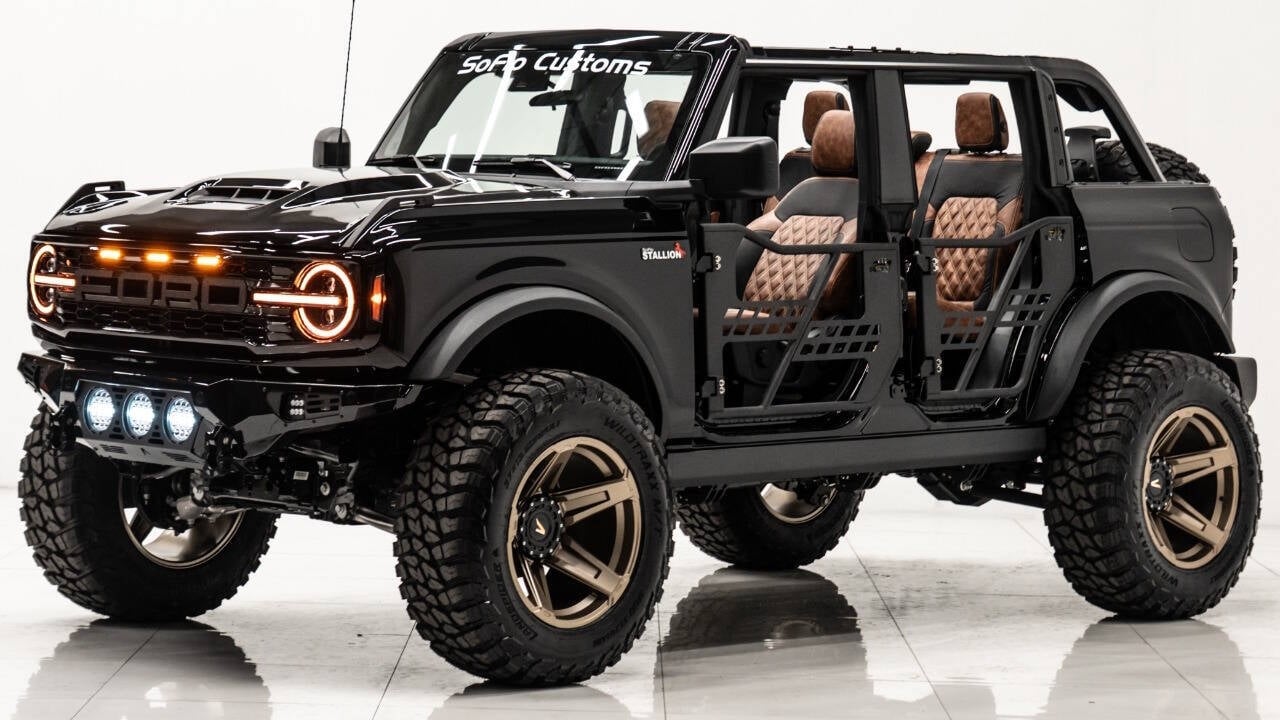 2025 FORD BRONCO 4X4 in Black, photo 1 of 57
