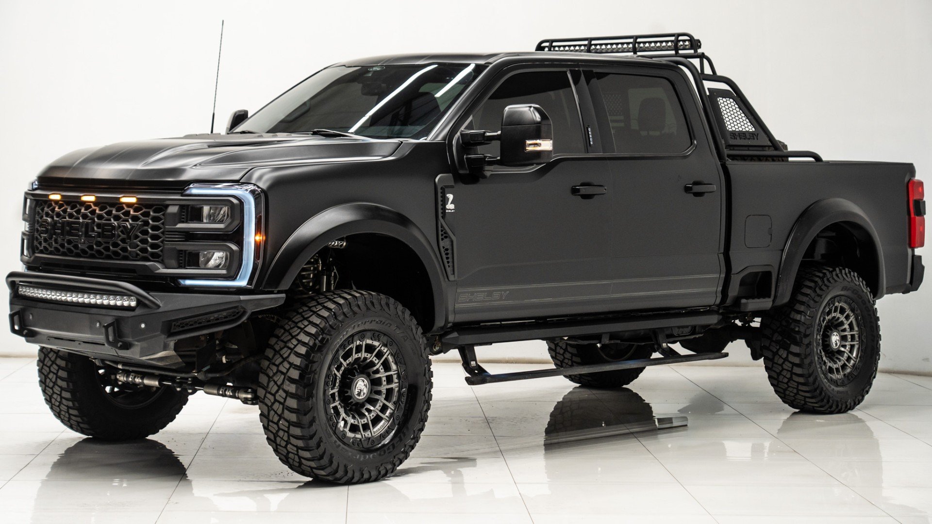 2024 FORD SUPER DUTY F-250 SRW in Black, photo 1 of 5