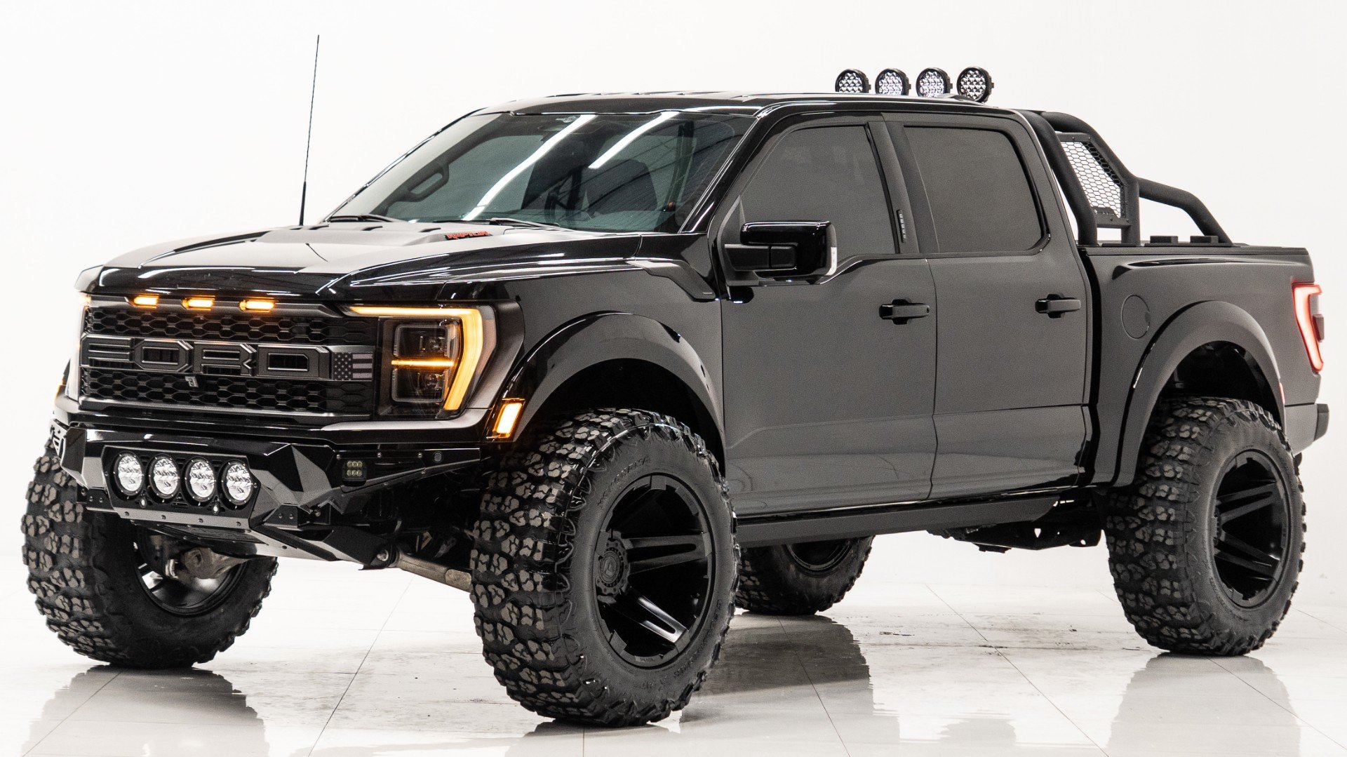 2025 FORD F-150 in Black, photo 1 of 5