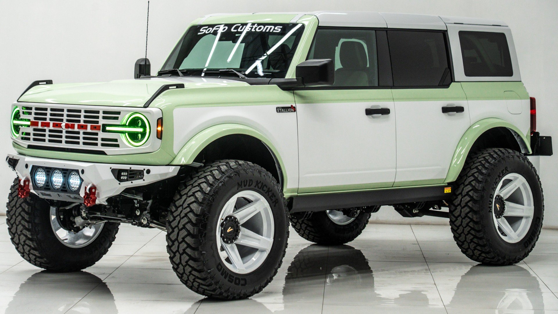 2025 FORD BRONCO in Green, photo 1 of 56