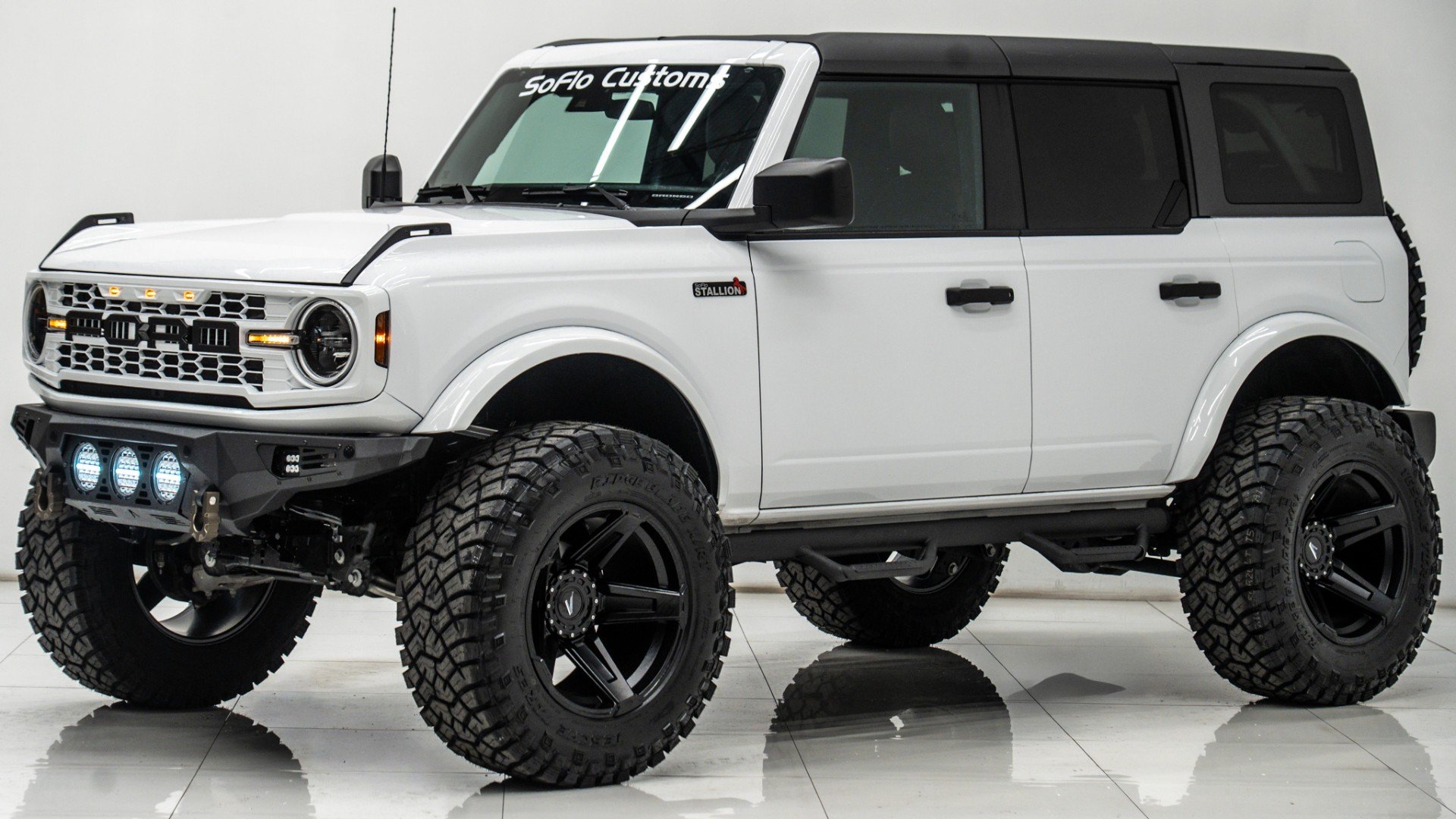 2025 FORD BRONCO in White, photo 1 of 56