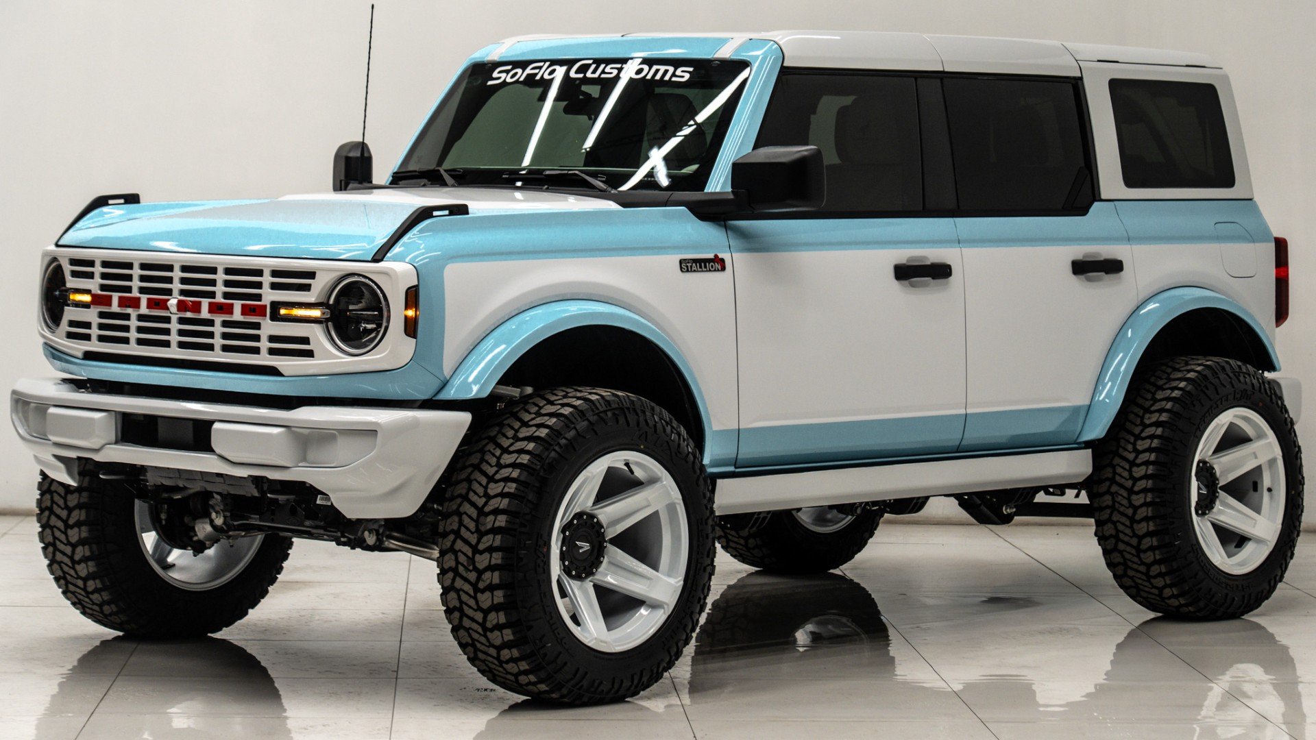 2025 FORD BRONCO in Blue, photo 1 of 55