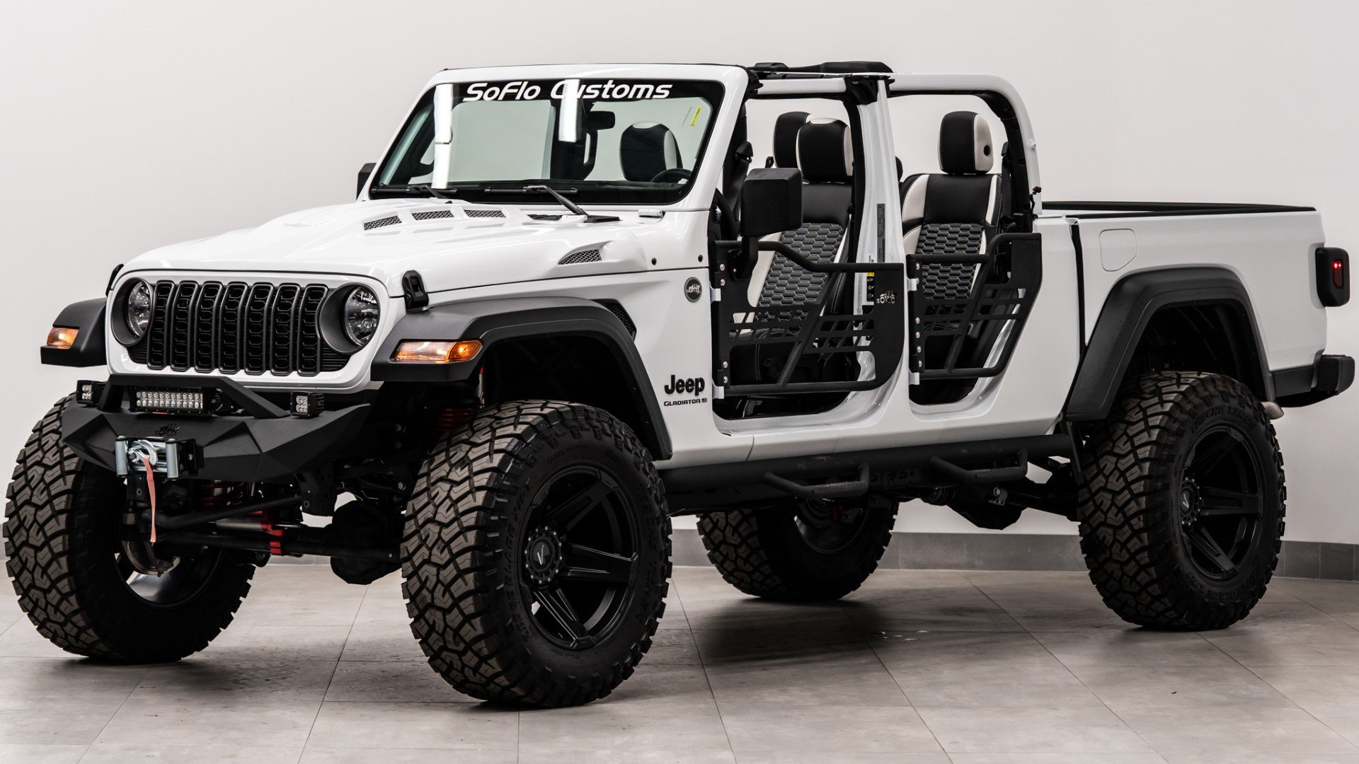2025 JEEP GLADIATOR in White, photo 1 of 54