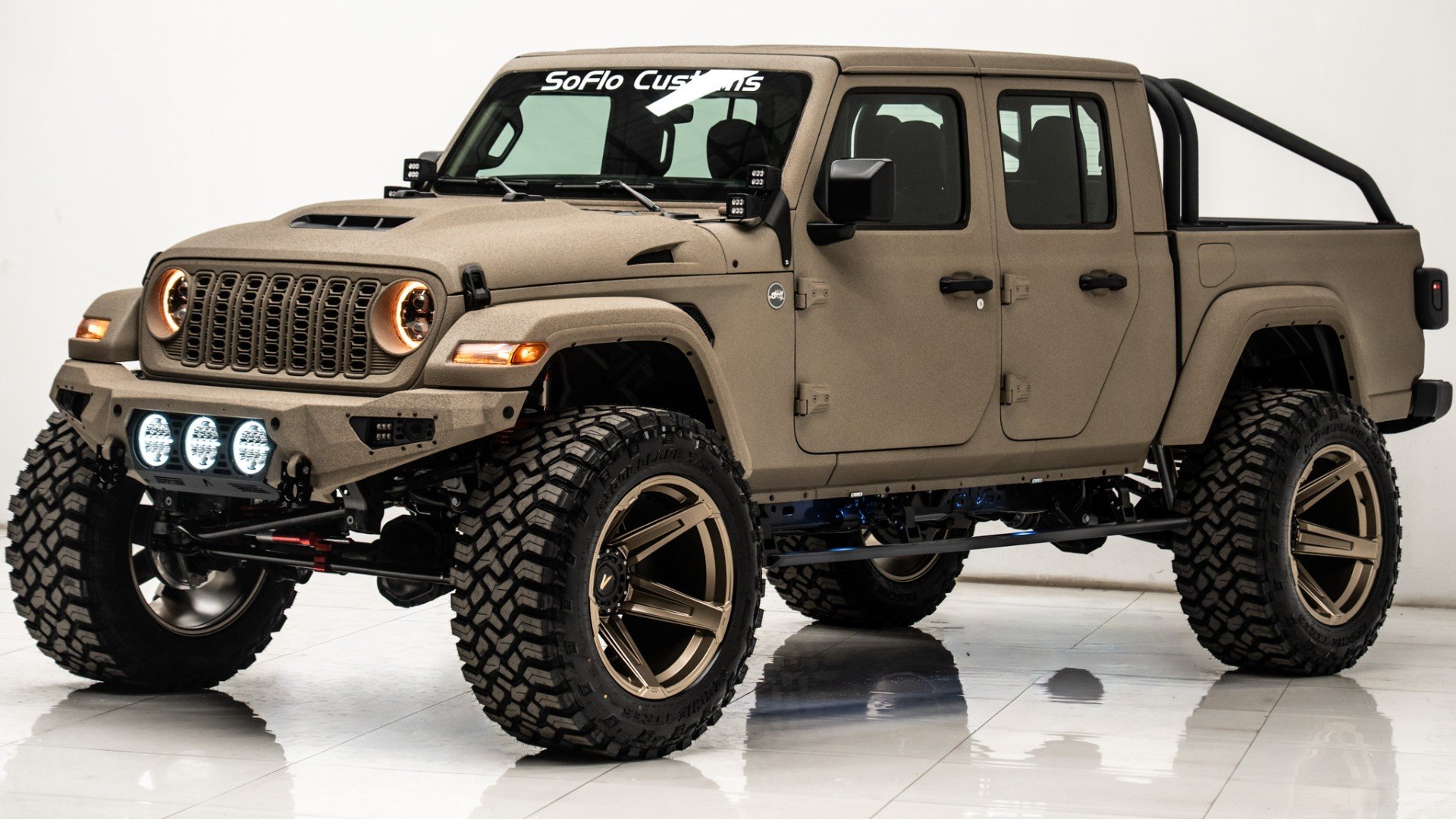 2025 JEEP GLADIATOR in Tan, photo 1 of 59