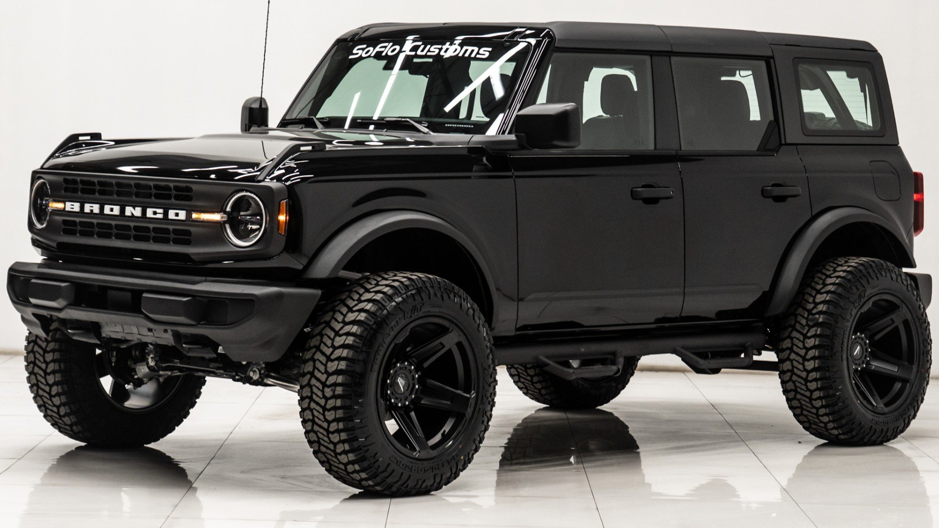 2025 FORD BRONCO in Black, photo 1 of 49