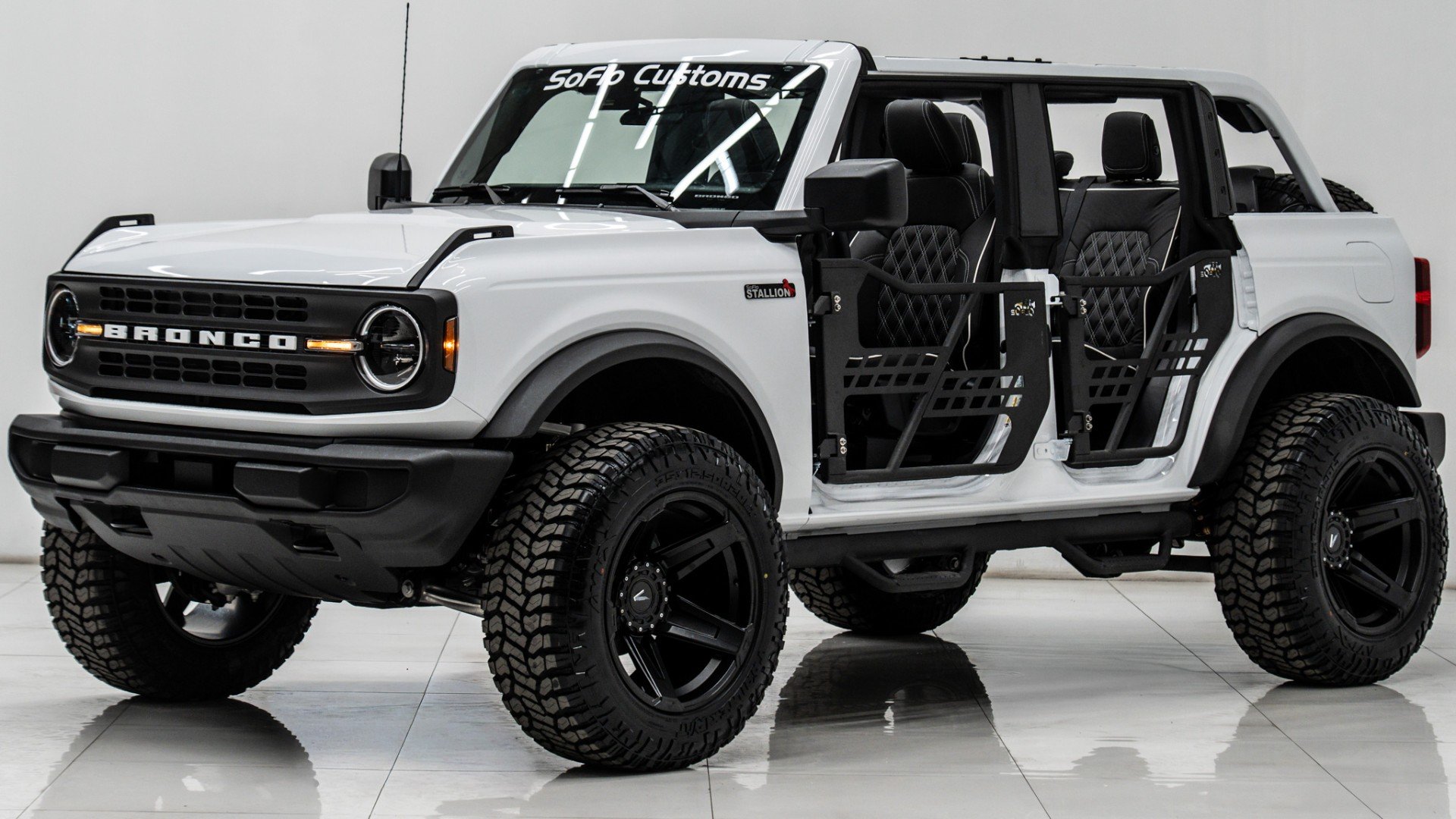 2025 FORD BRONCO in White, photo 1 of 53