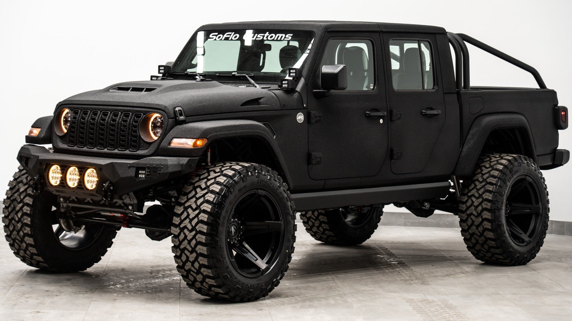 2026 JEEP GLADIATOR in Black, photo 1 of 60