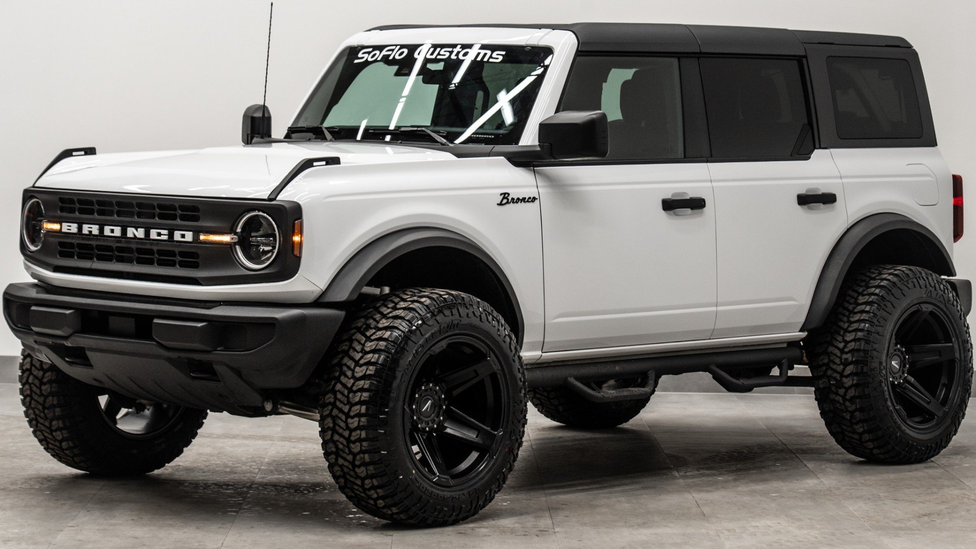 2025 FORD BRONCO in White, photo 1 of 47