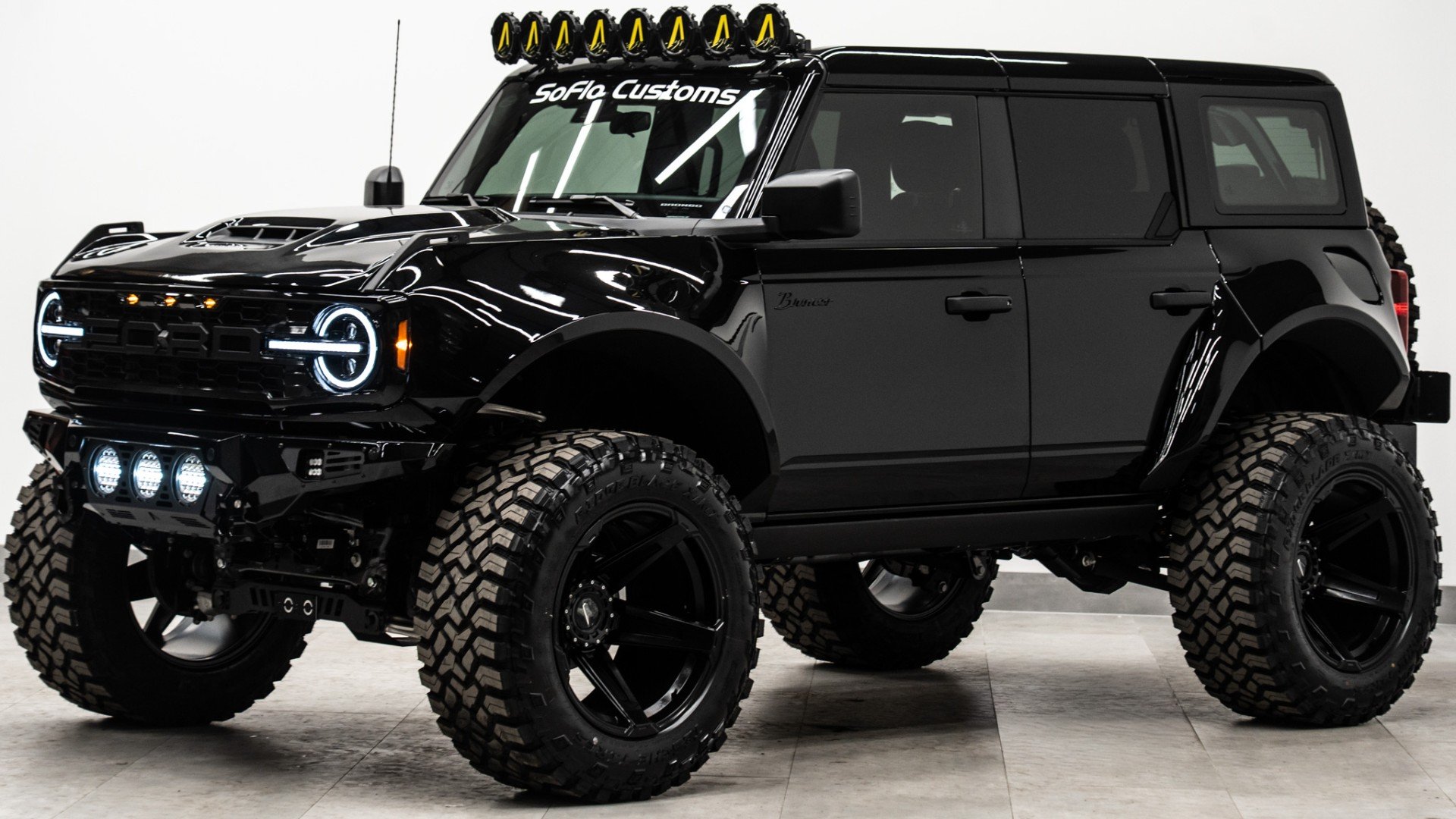 2025 FORD BRONCO in Black, photo 1 of 51