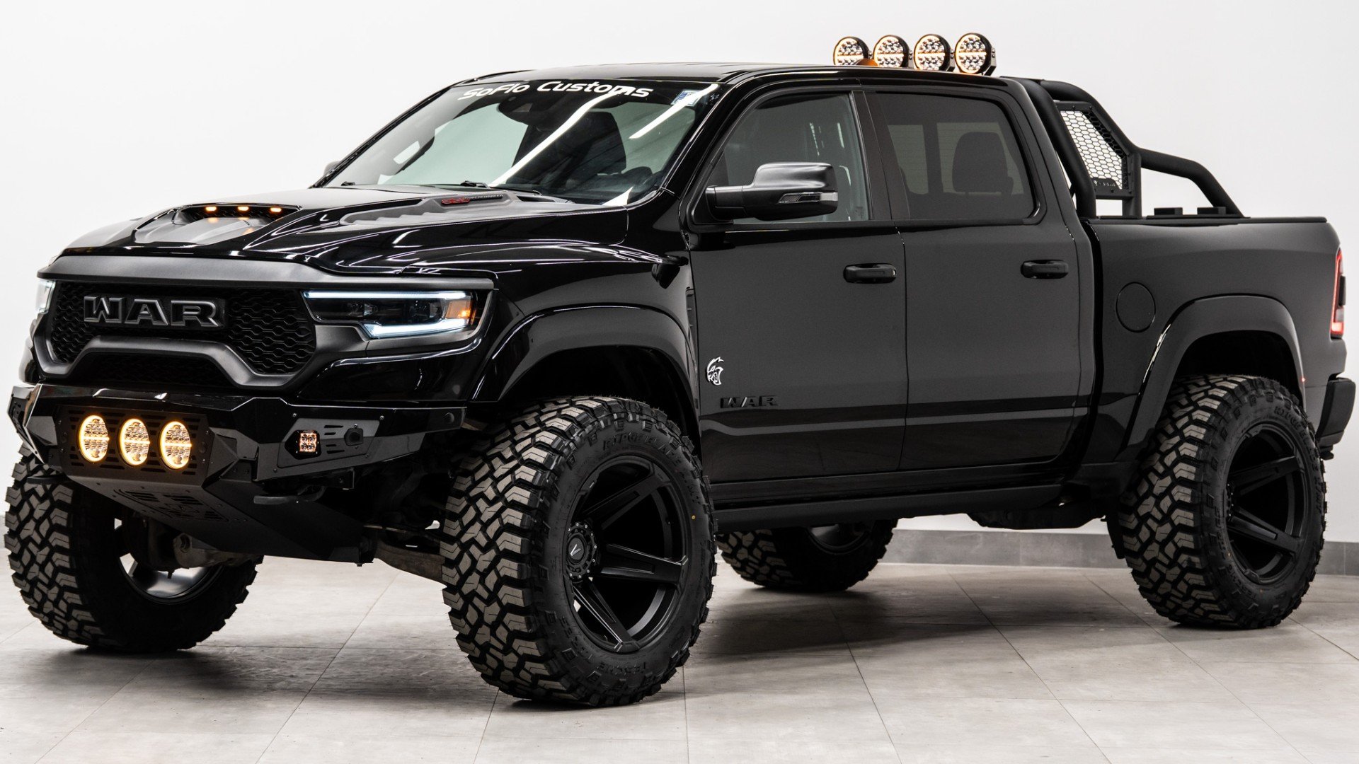 2024 RAM TRX in DIAMOND BLACK CRYSTAL PEARLCOAT, photo 1 of 49