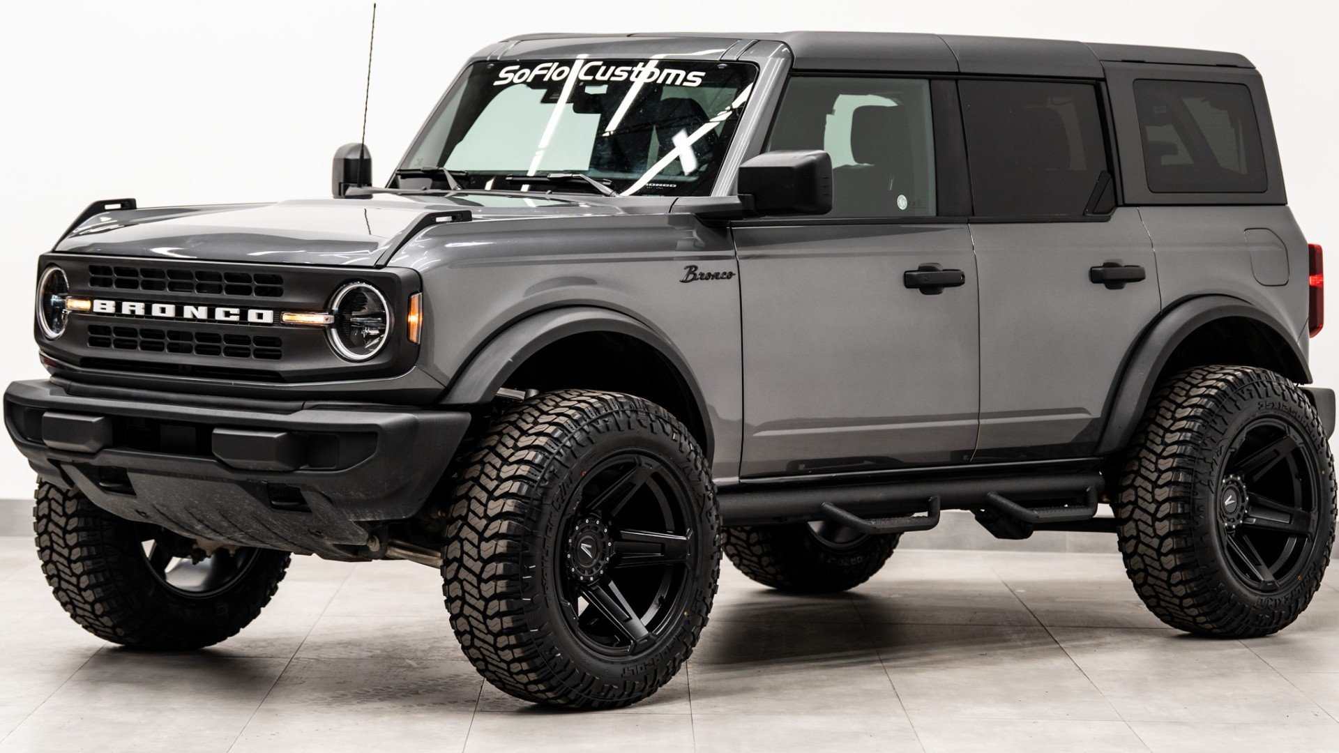 2025 FORD BRONCO in Carbonized Gray Metallic, photo 1 of 57