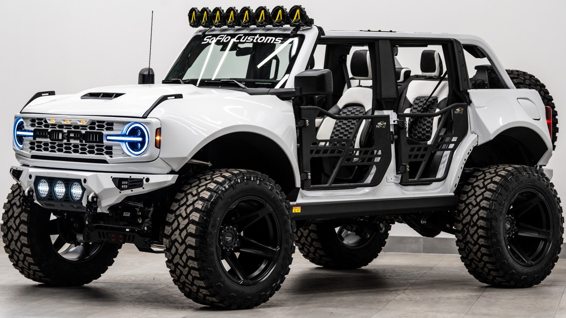 2025 FORD BRONCO in White, photo 1 of 53