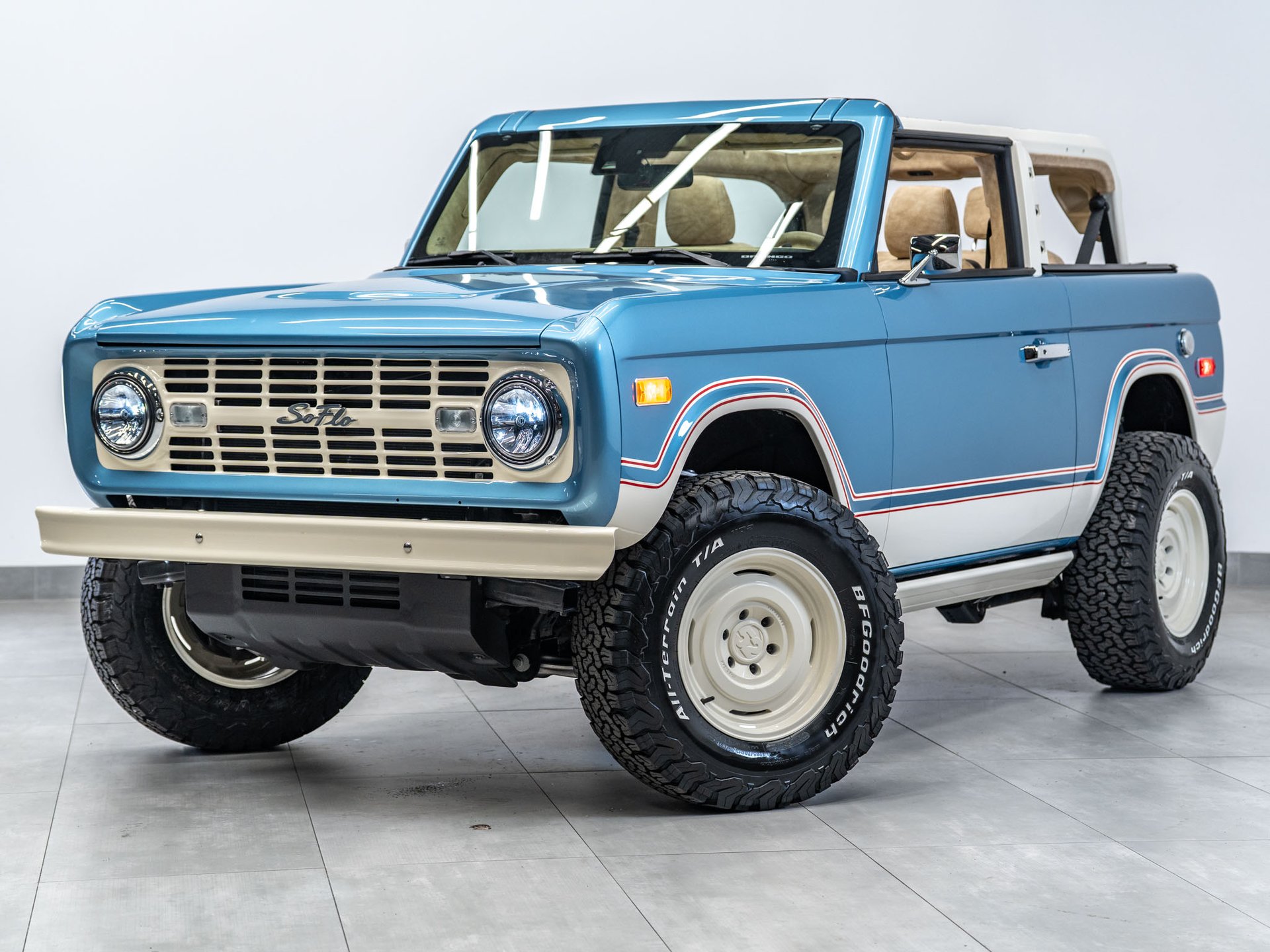 2024 FORD BRONCO in Blue, photo 1 of 52