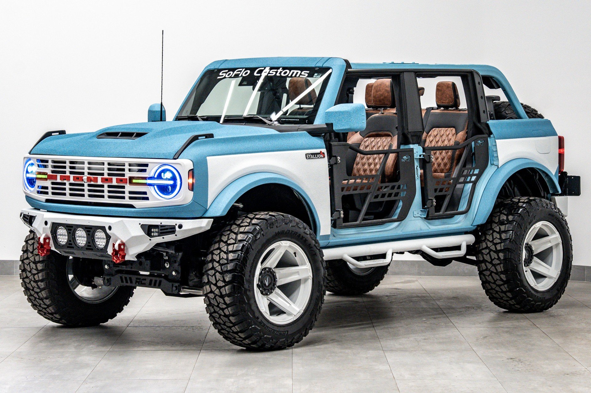 2024 FORD BRONCO in Baby Blue, photo 1 of 60